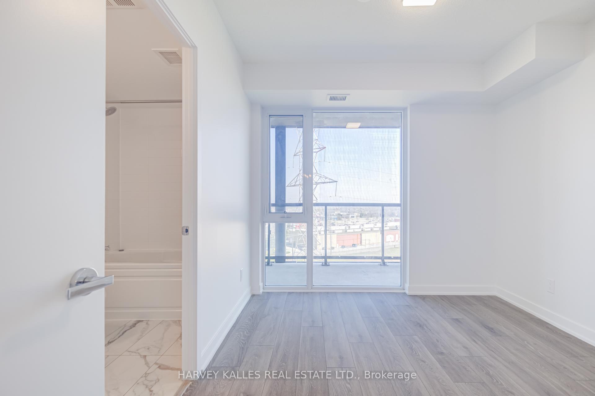 Photo 11 of Unit B814, 3200 Dakota Common, Burlington, Alton — HOMEH
