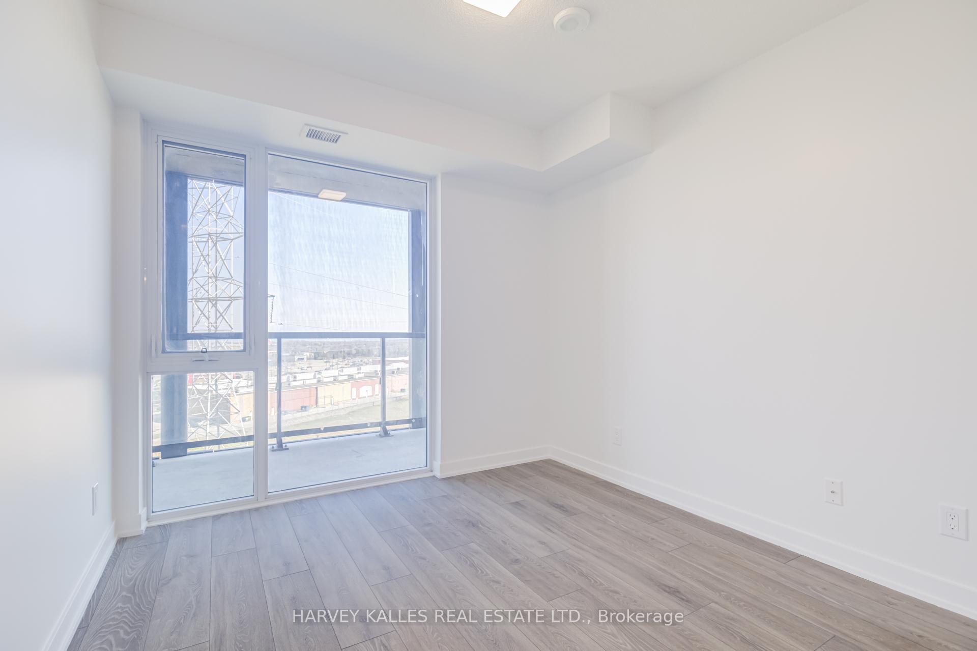 Photo 12 of Unit B814, 3200 Dakota Common, Burlington, Alton — HOMEH