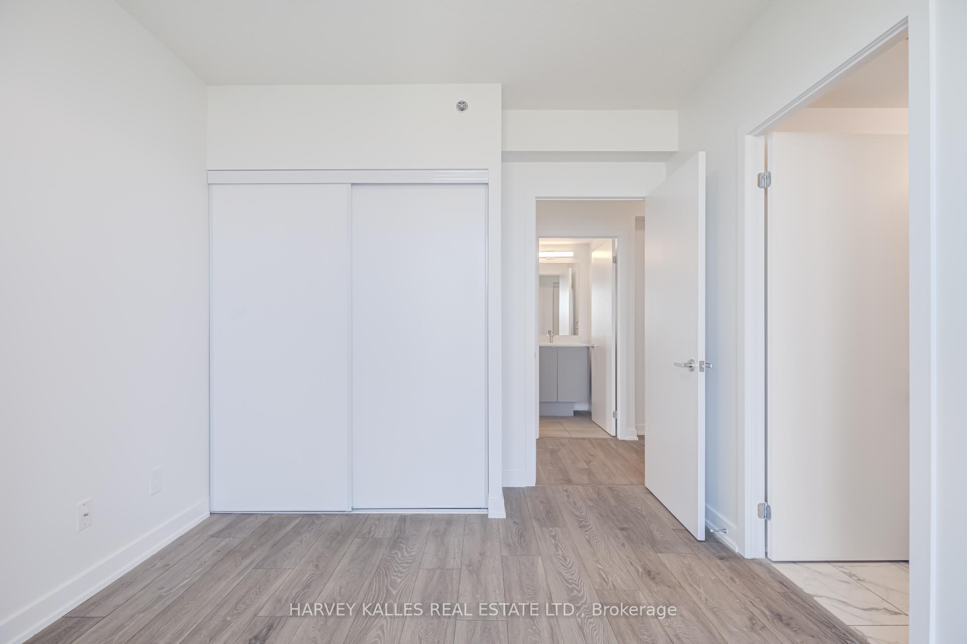 Photo 13 of Unit B814, 3200 Dakota Common, Burlington, Alton — HOMEH