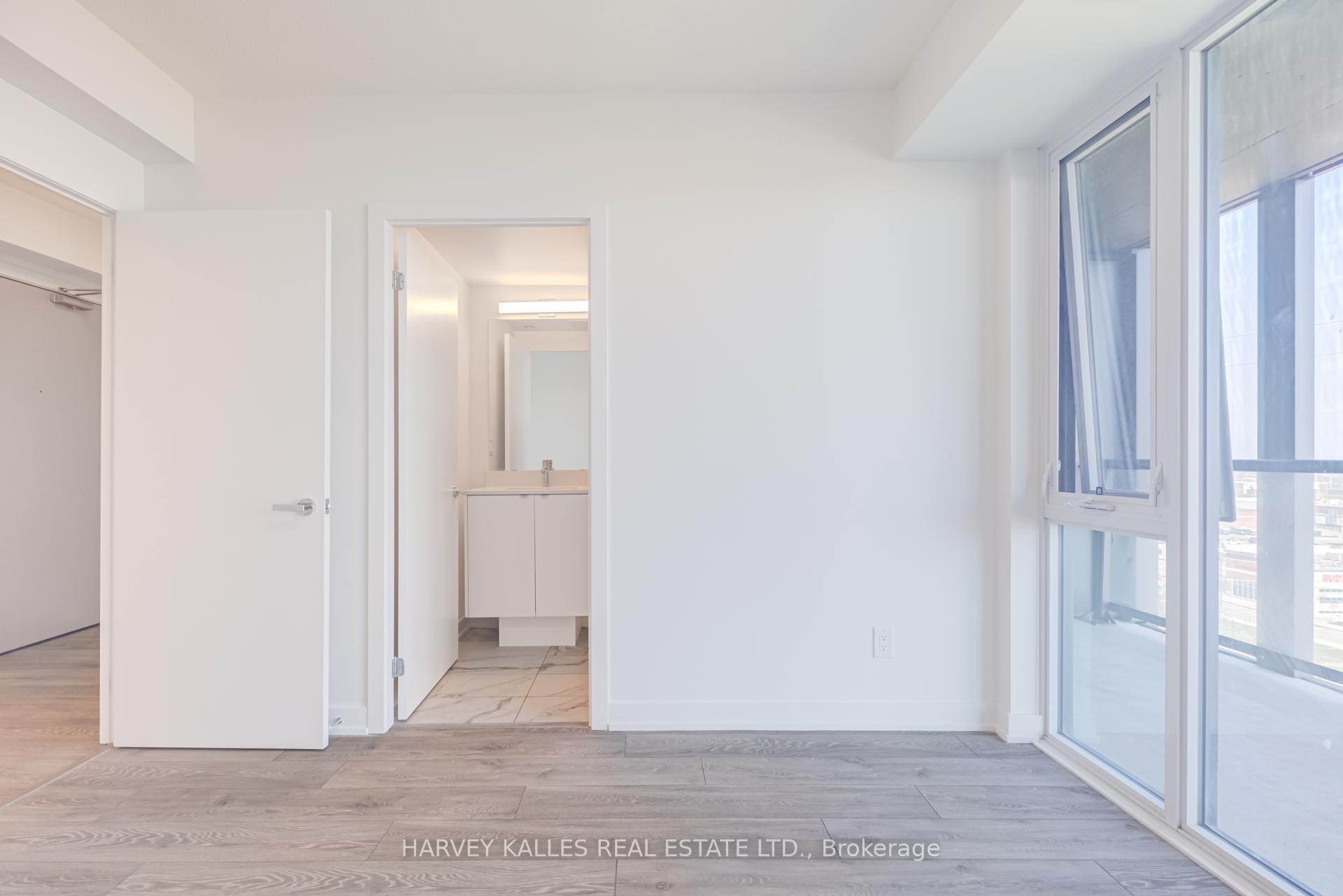 Photo 14 of Unit B814, 3200 Dakota Common, Burlington, Alton — HOMEH