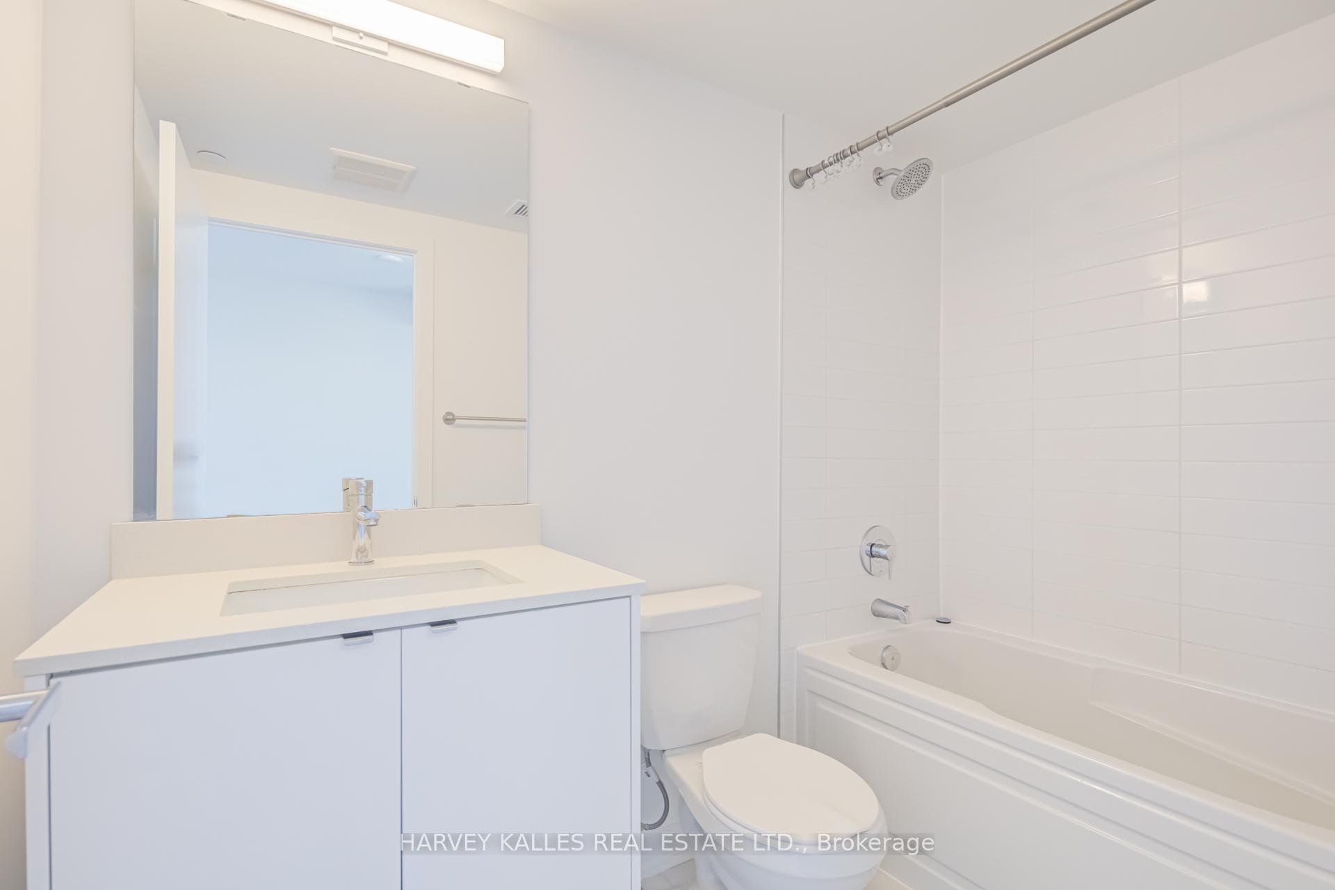 Photo 16 of Unit B814, 3200 Dakota Common, Burlington, Alton — HOMEH