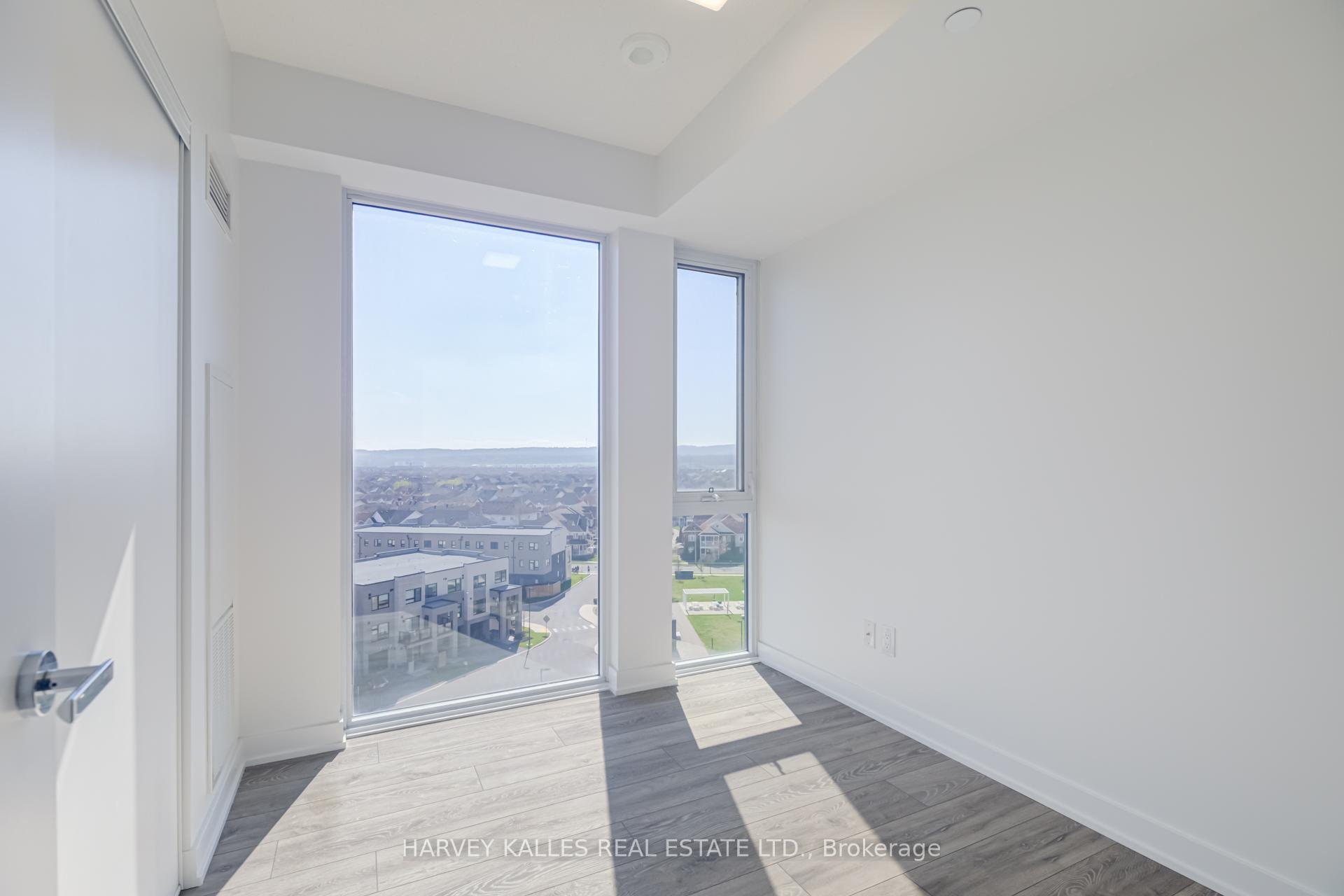 Photo 19 of Unit B814, 3200 Dakota Common, Burlington, Alton — HOMEH