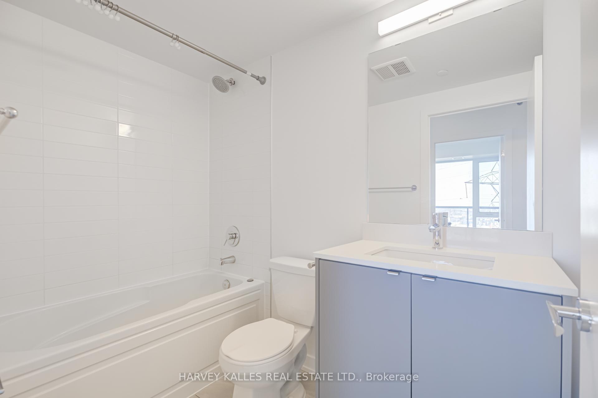 Photo 22 of Unit B814, 3200 Dakota Common, Burlington, Alton — HOMEH