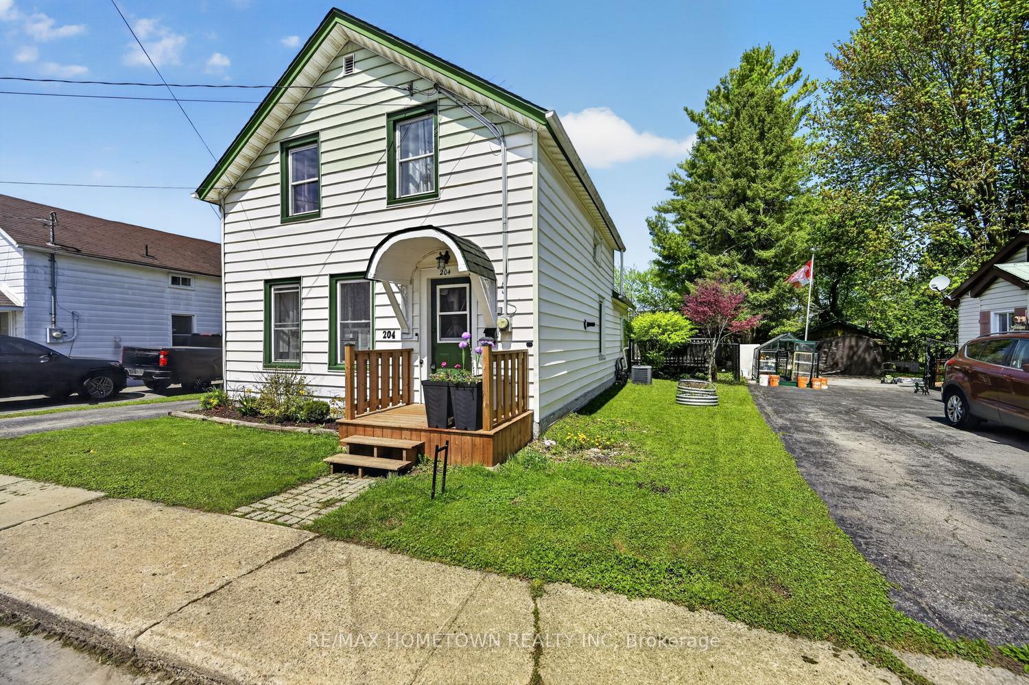 Photo 3 of 204 Wood Street E, Prescott, Prescott — HOMEH