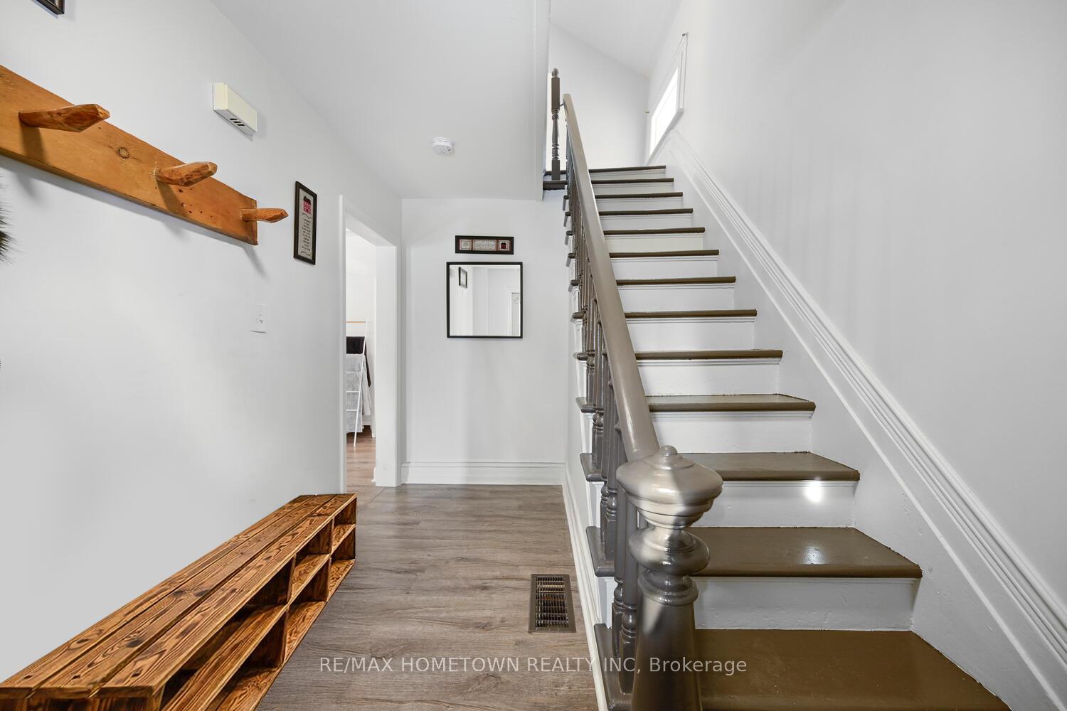 Photo 7 of 204 Wood Street E, Prescott, Prescott — HOMEH