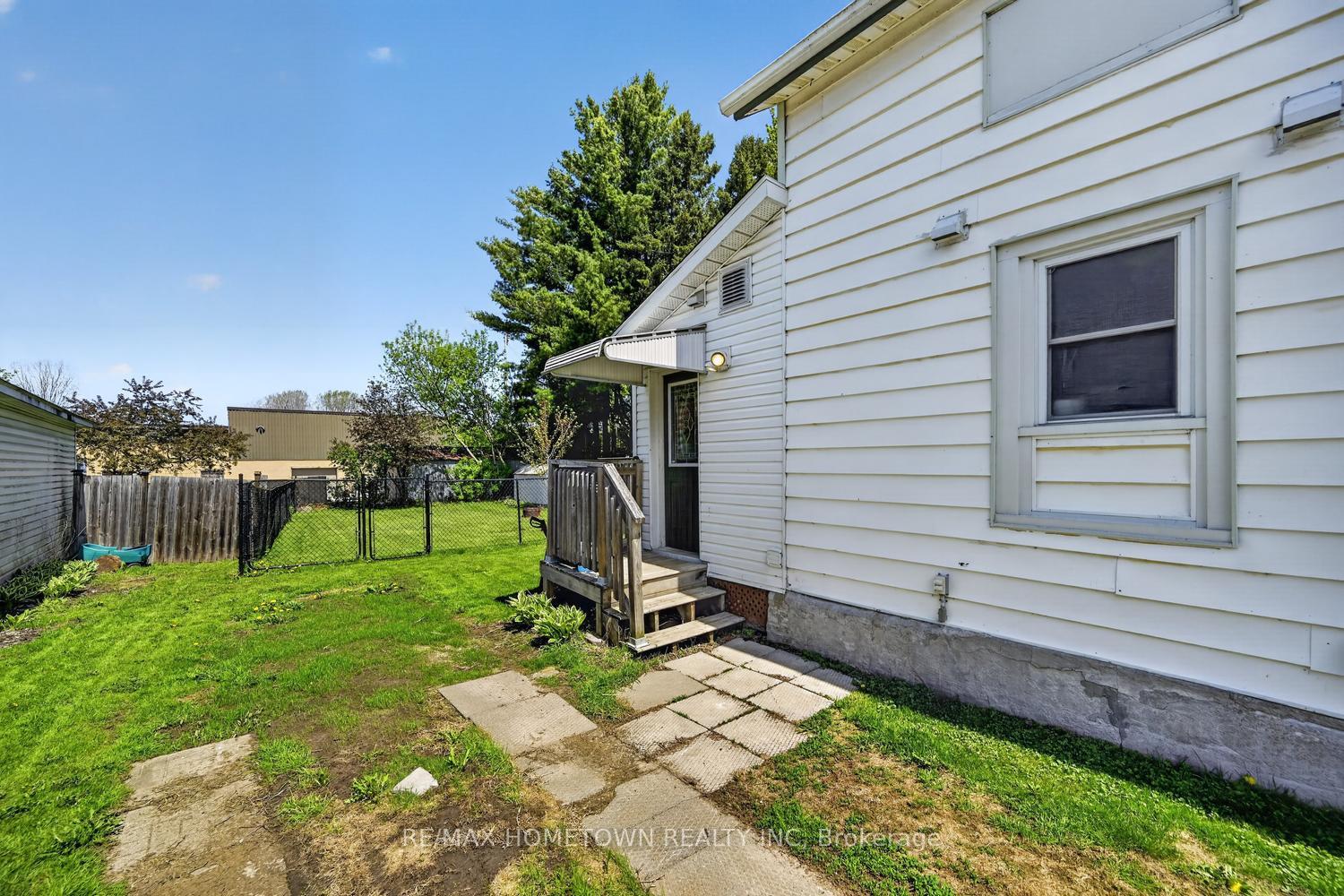 Photo 28 of 204 Wood Street E, Prescott, Prescott — HOMEH