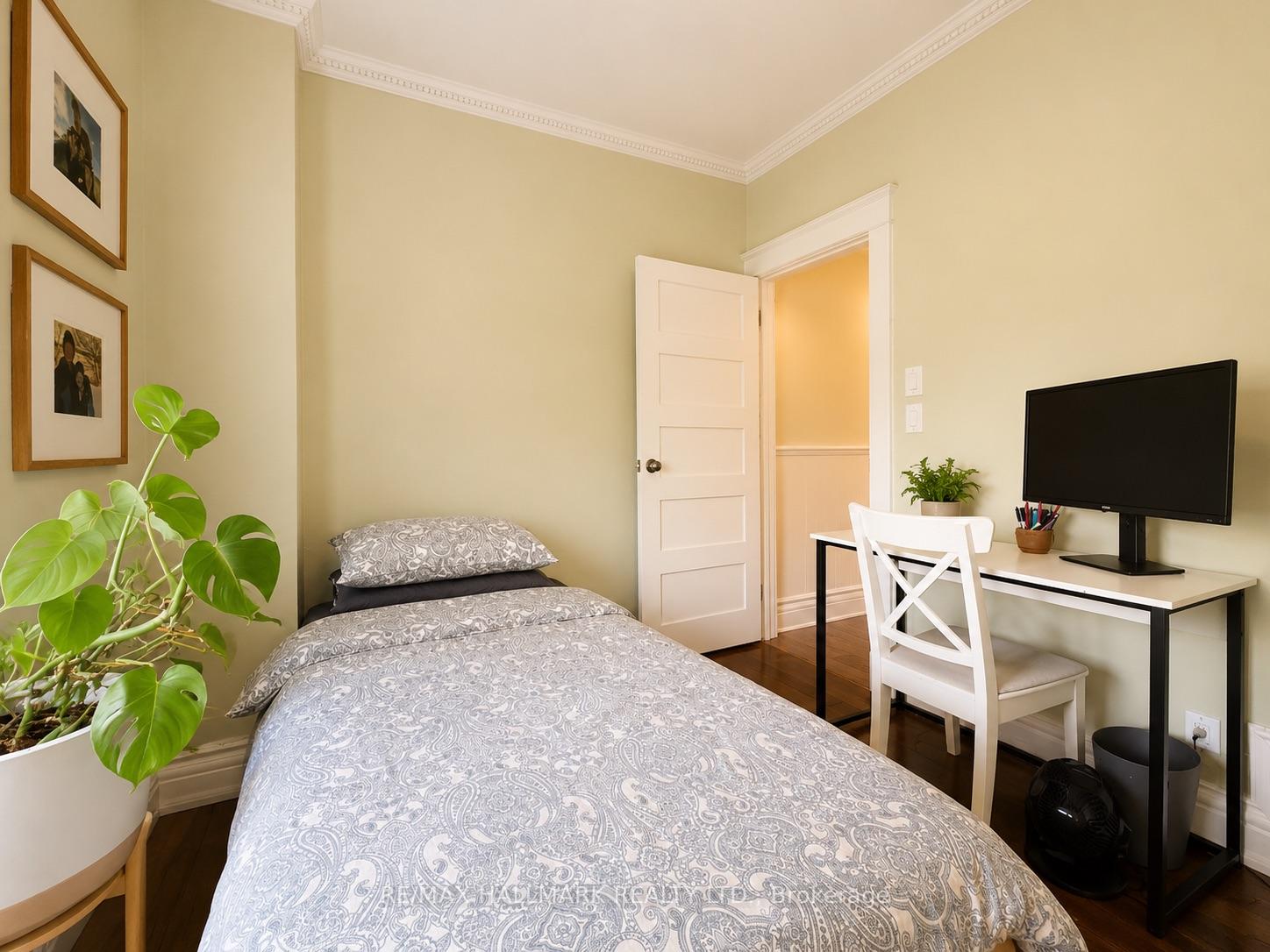 Photo 20 of 118 Galt Avenue, Toronto, South Riverdale — HOMEH