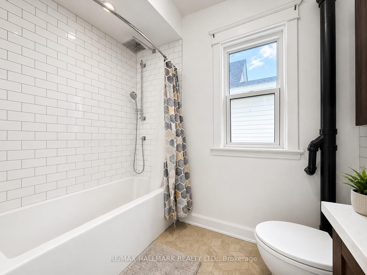 Photo 22 of 118 Galt Avenue, Toronto, South Riverdale — HOMEH