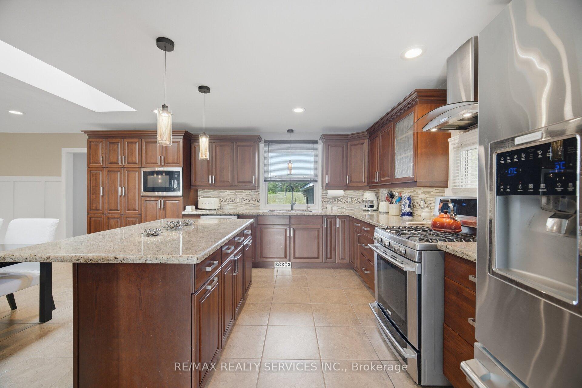 Photo 13 of 10304 County Road 10, Clearview, New Lowell — HOMEH