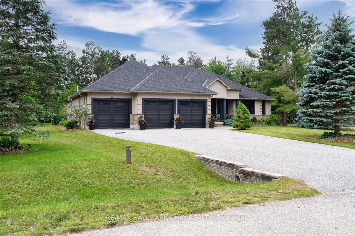 Photo 3 of 66 Luella Boulevard, Springwater, Anten Mills — HOMEH
