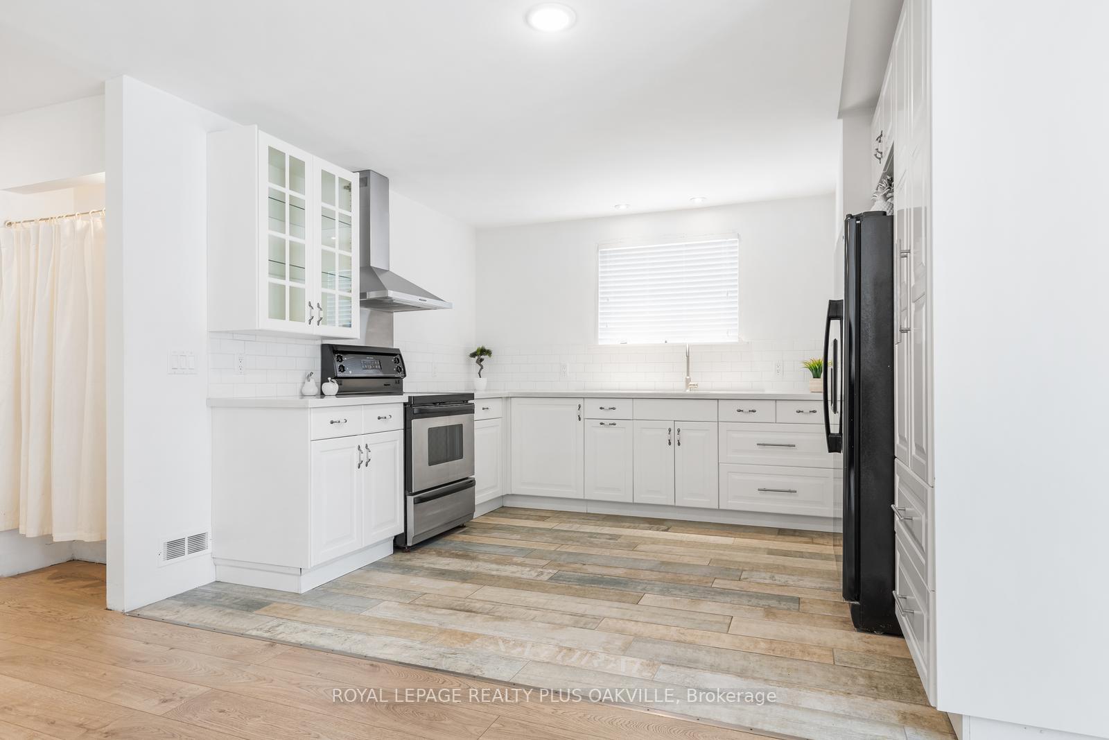 Photo 12 of 467 Anthony Drive, Oakville, Old Oakville — HOMEH