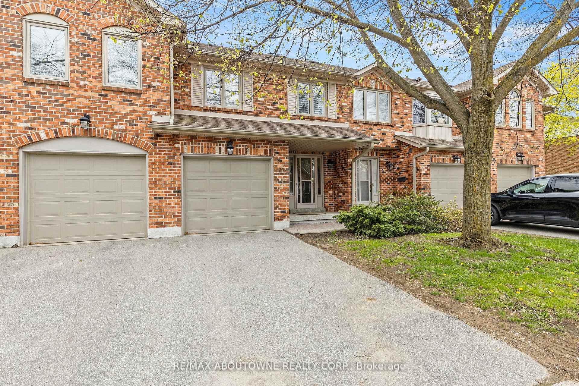 Photo 2 of Unit 9, 2230 Walkers Line, Burlington, Headon — HOMEH