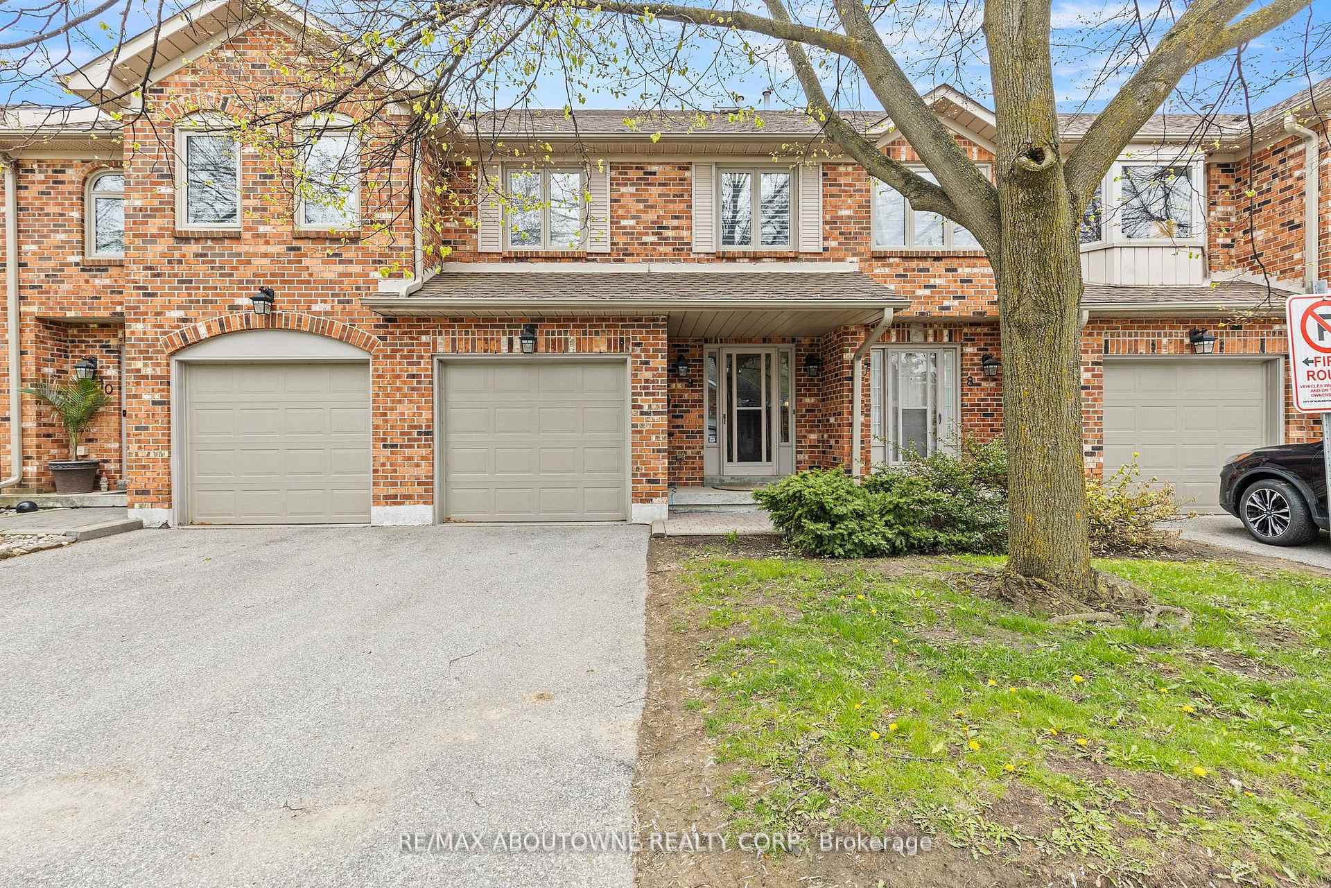 Photo 3 of Unit 9, 2230 Walkers Line, Burlington, Headon — HOMEH