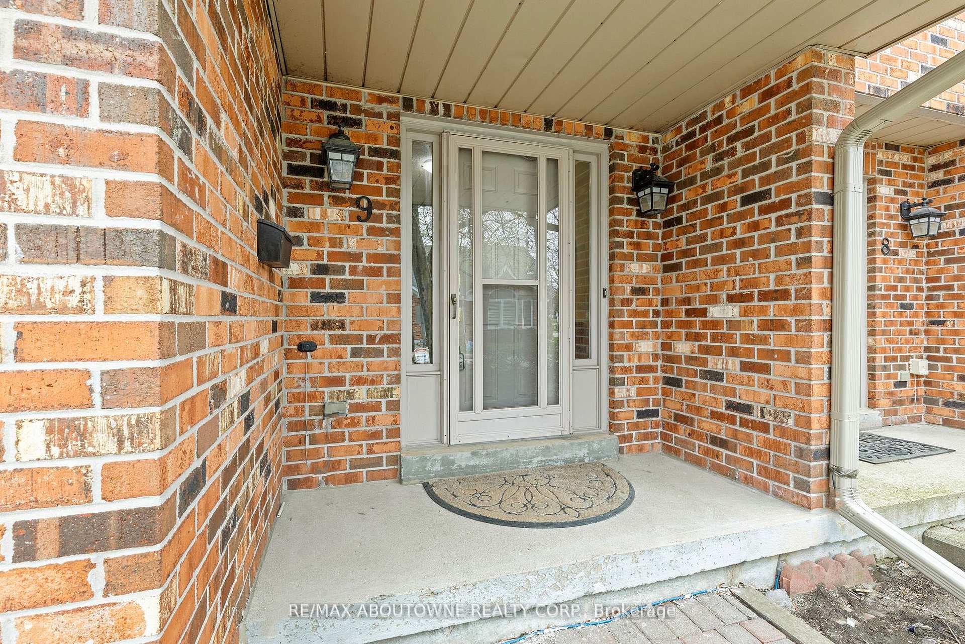 Photo 4 of Unit 9, 2230 Walkers Line, Burlington, Headon — HOMEH