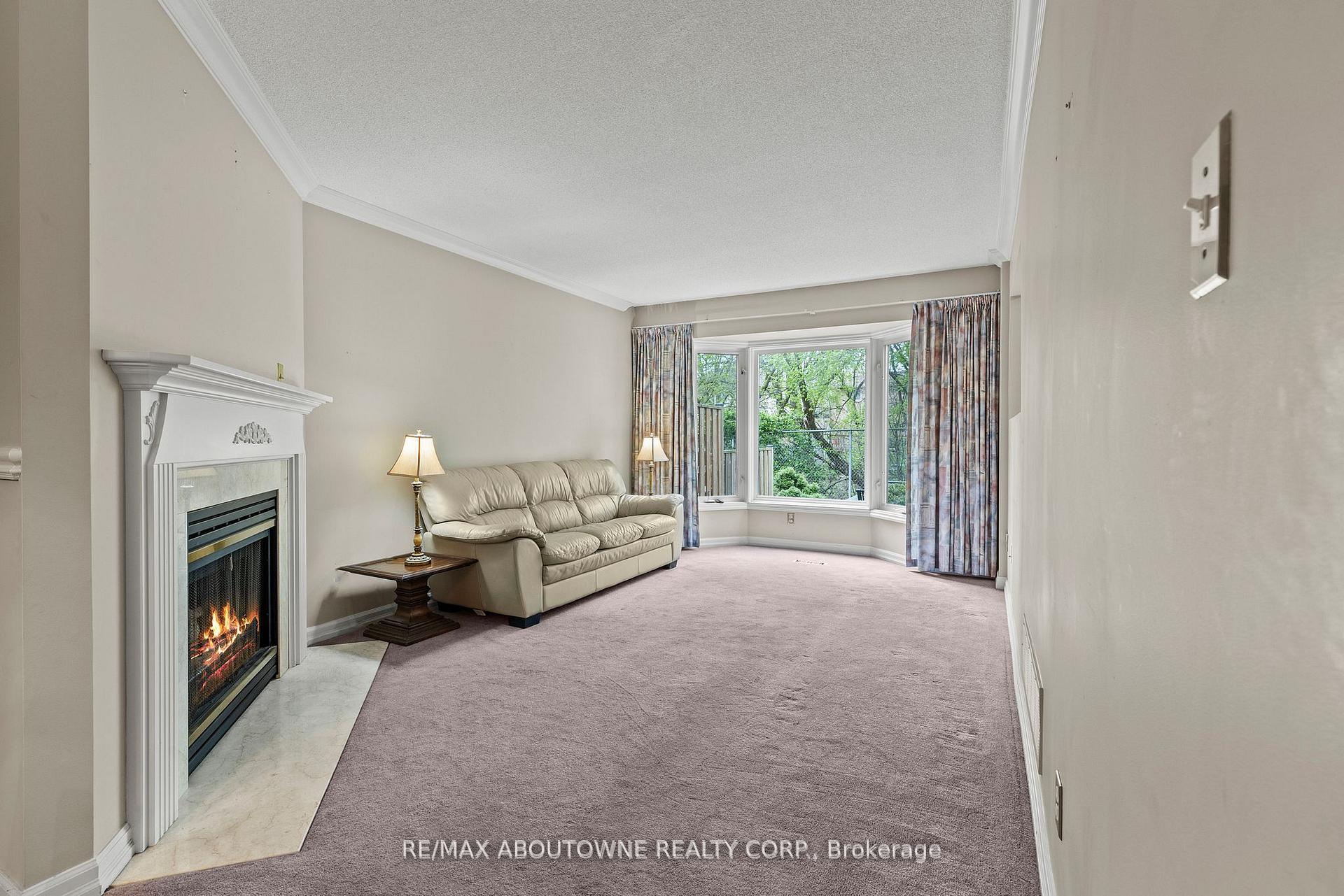 Photo 12 of Unit 9, 2230 Walkers Line, Burlington, Headon — HOMEH