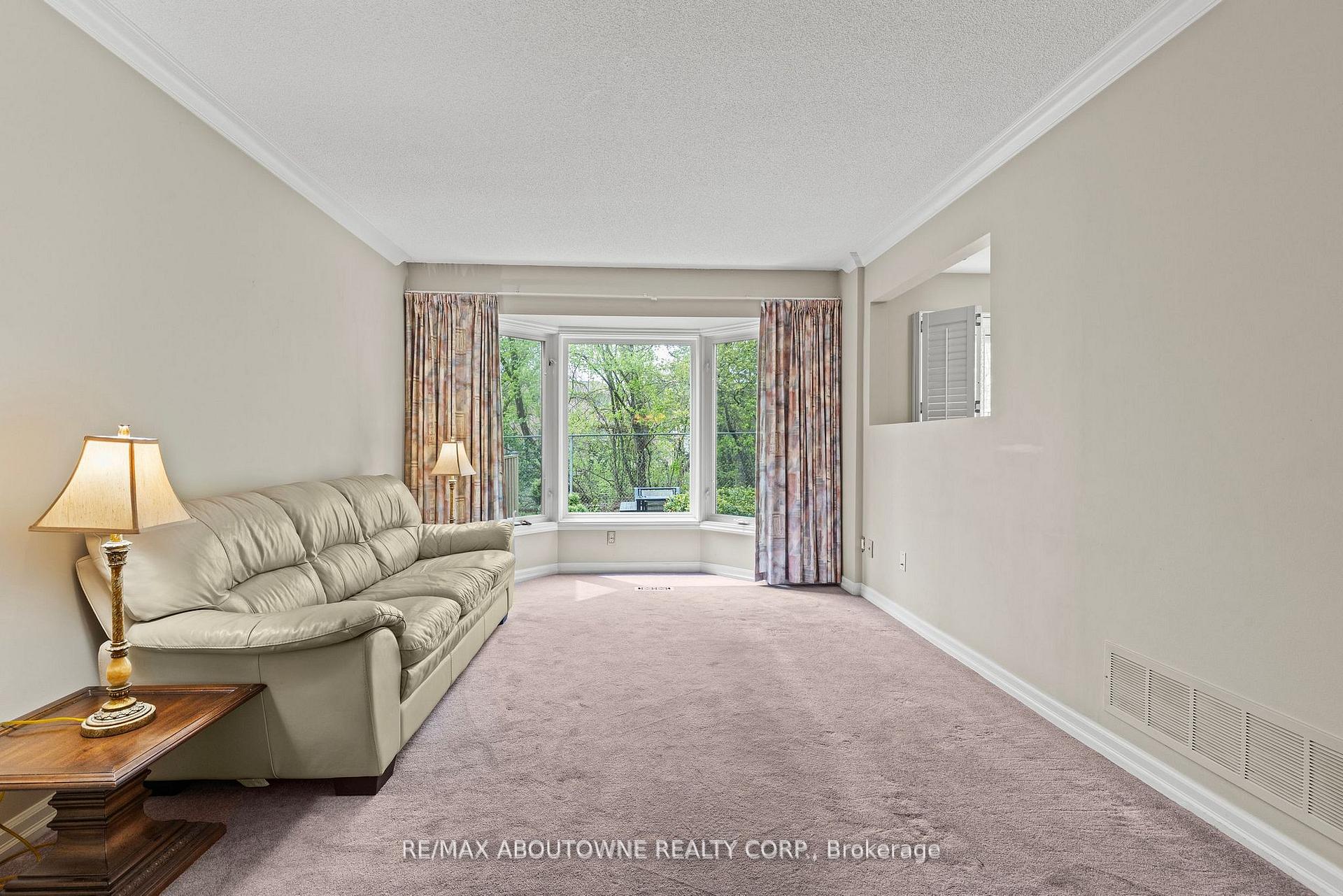 Photo 13 of Unit 9, 2230 Walkers Line, Burlington, Headon — HOMEH