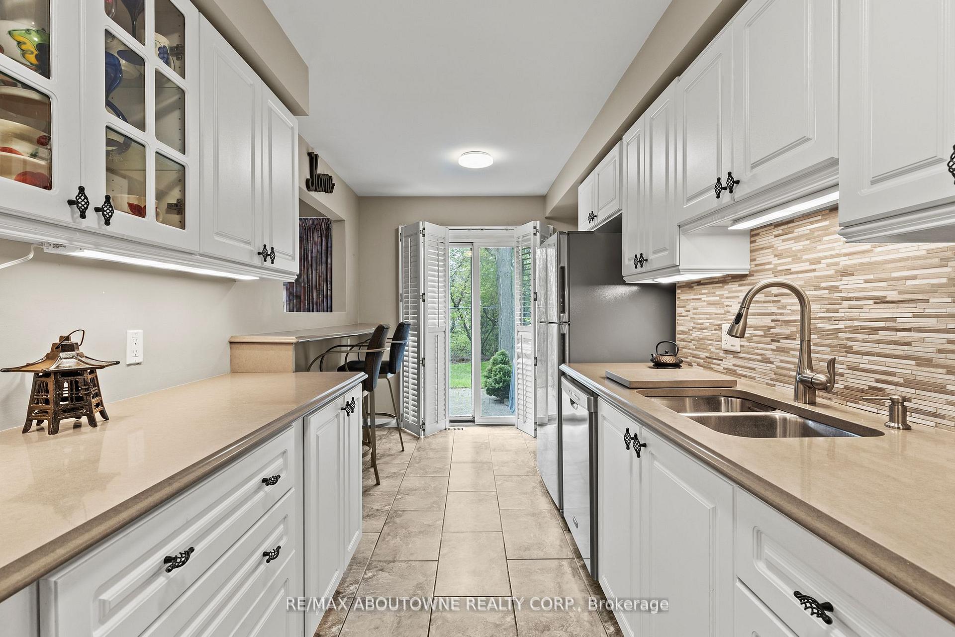 Photo 15 of Unit 9, 2230 Walkers Line, Burlington, Headon — HOMEH