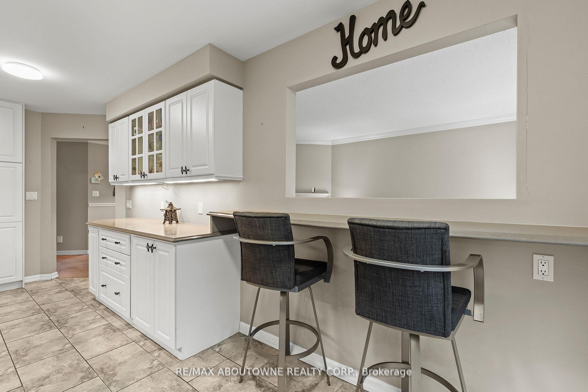 Photo 16 of Unit 9, 2230 Walkers Line, Burlington, Headon — HOMEH