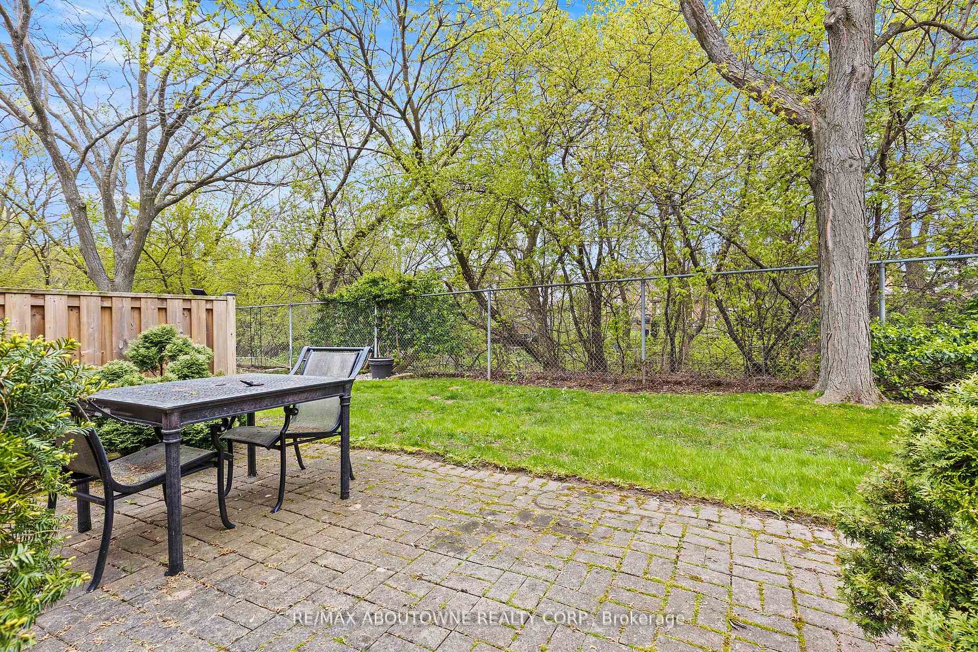 Photo 31 of Unit 9, 2230 Walkers Line, Burlington, Headon — HOMEH