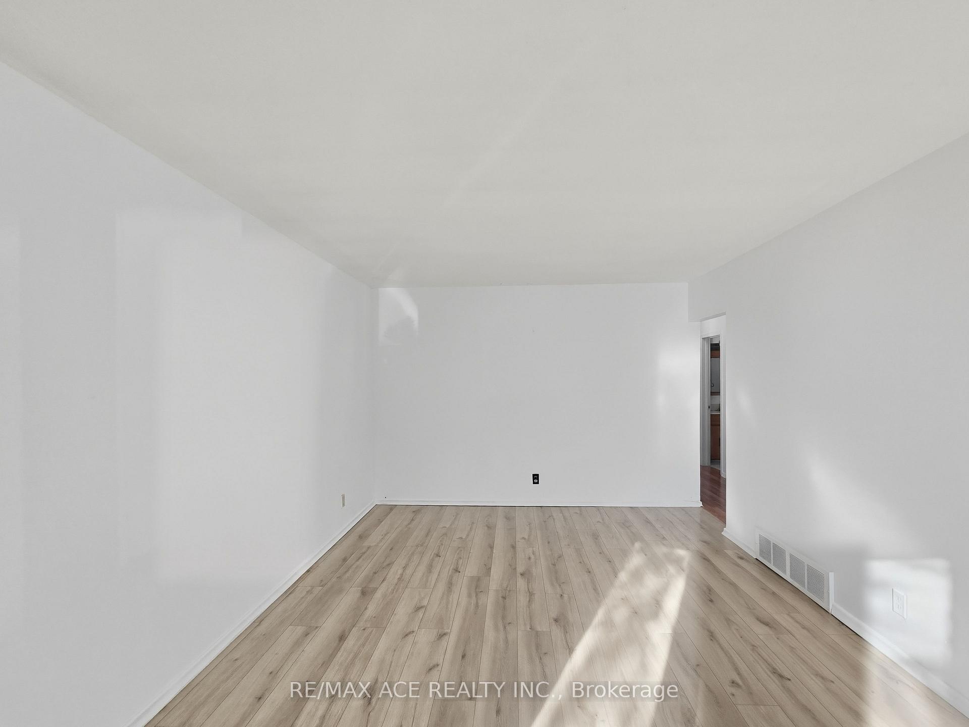 Photo 6 of 1385 Park Road S, Oshawa, Lakeview — HOMEH