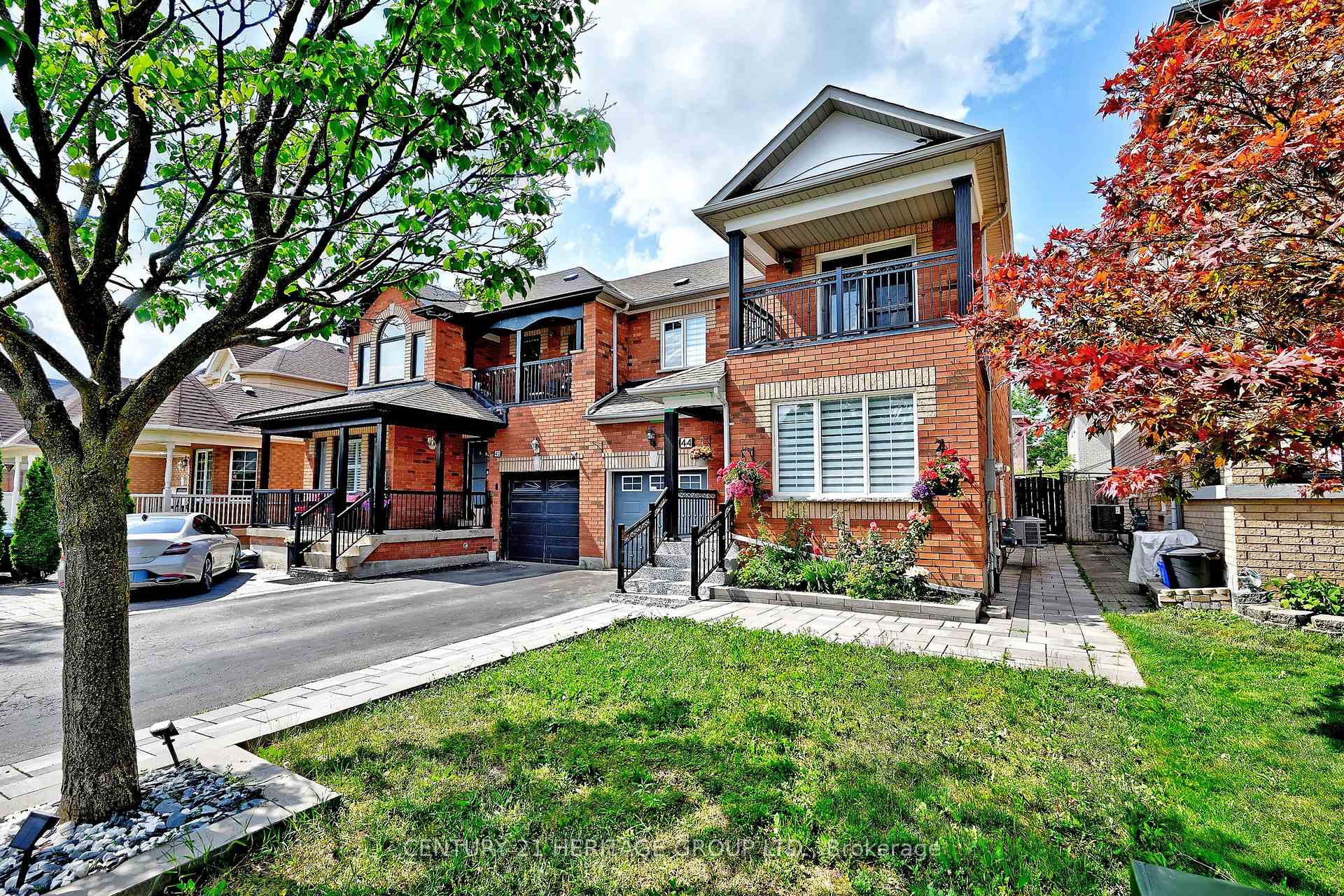 Photo 3 of 44 Equator Crescent, Vaughan, Vellore Village — HOMEH