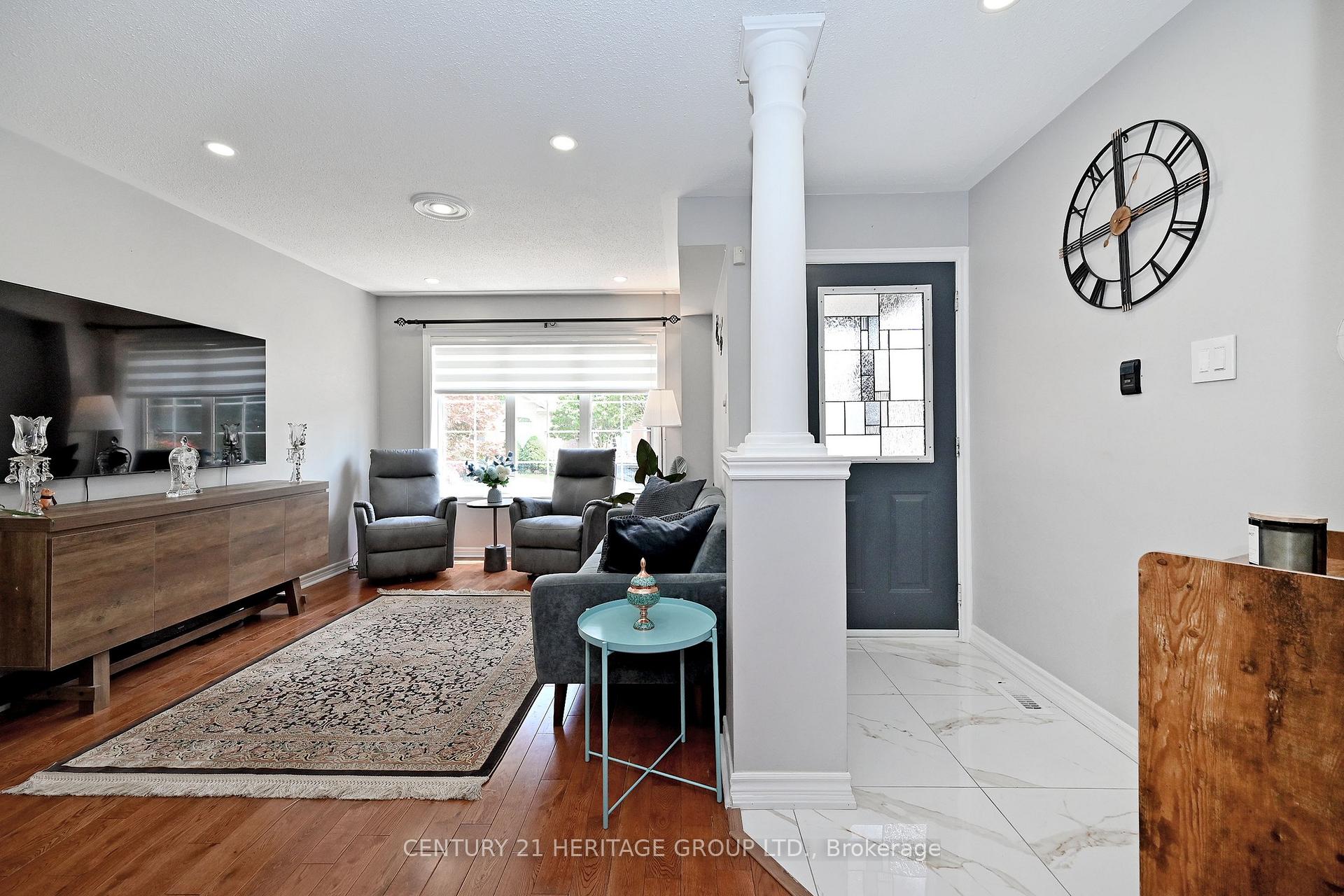 Photo 5 of 44 Equator Crescent, Vaughan, Vellore Village — HOMEH
