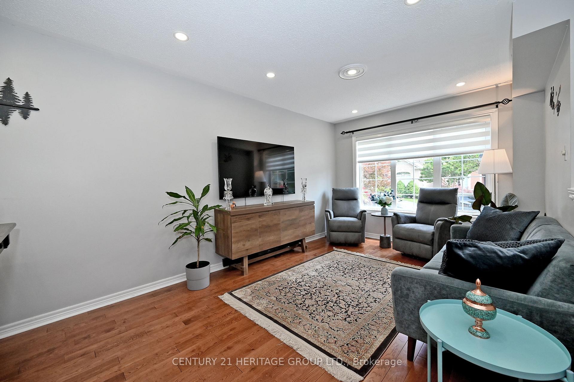 Photo 7 of 44 Equator Crescent, Vaughan, Vellore Village — HOMEH