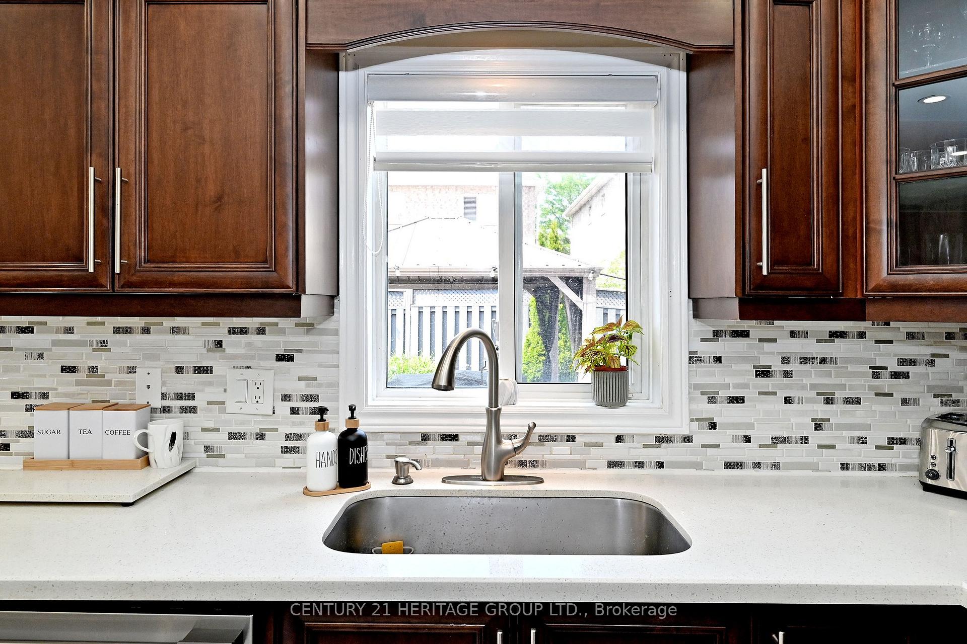 Photo 13 of 44 Equator Crescent, Vaughan, Vellore Village — HOMEH