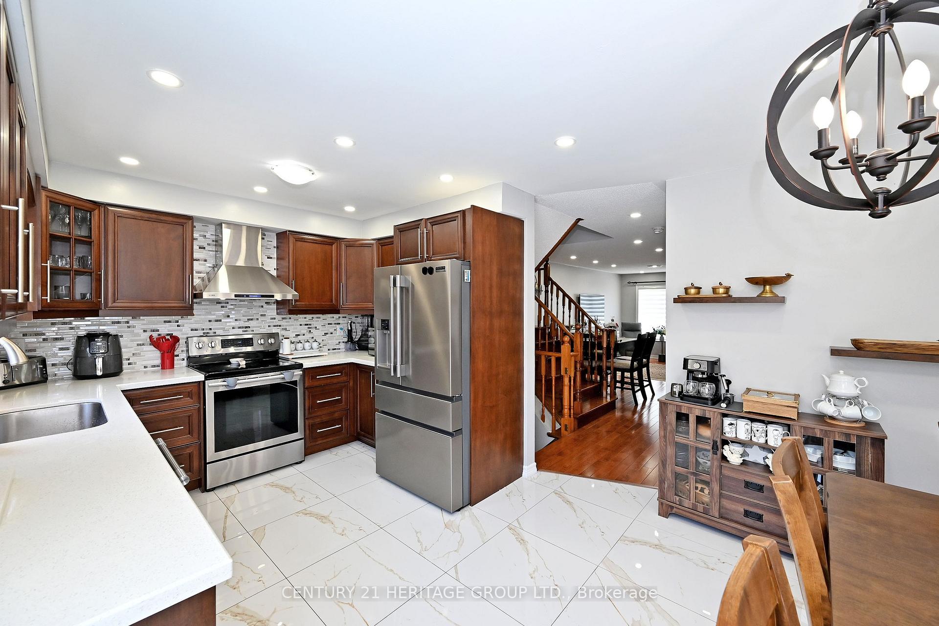 Photo 15 of 44 Equator Crescent, Vaughan, Vellore Village — HOMEH