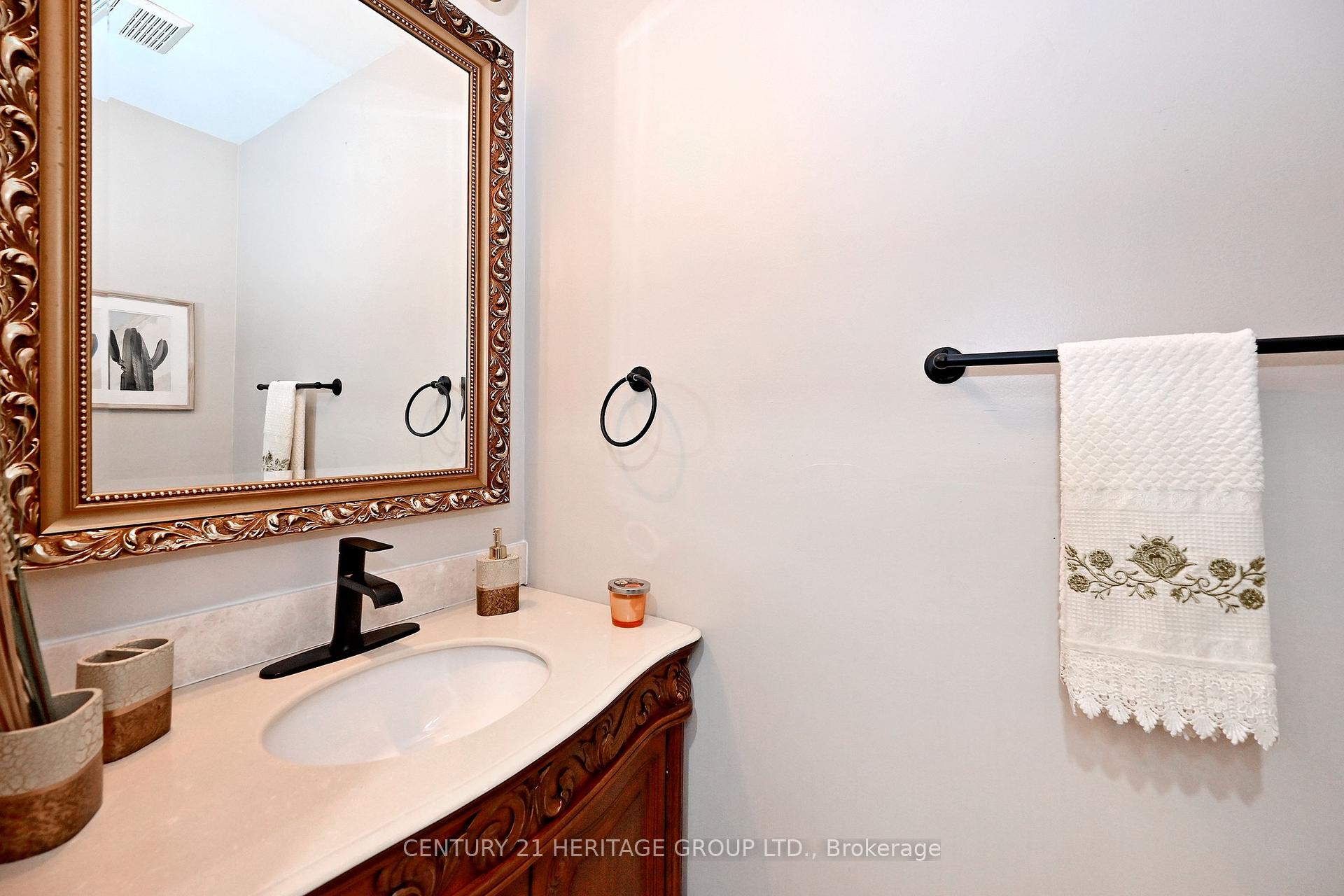 Photo 16 of 44 Equator Crescent, Vaughan, Vellore Village — HOMEH
