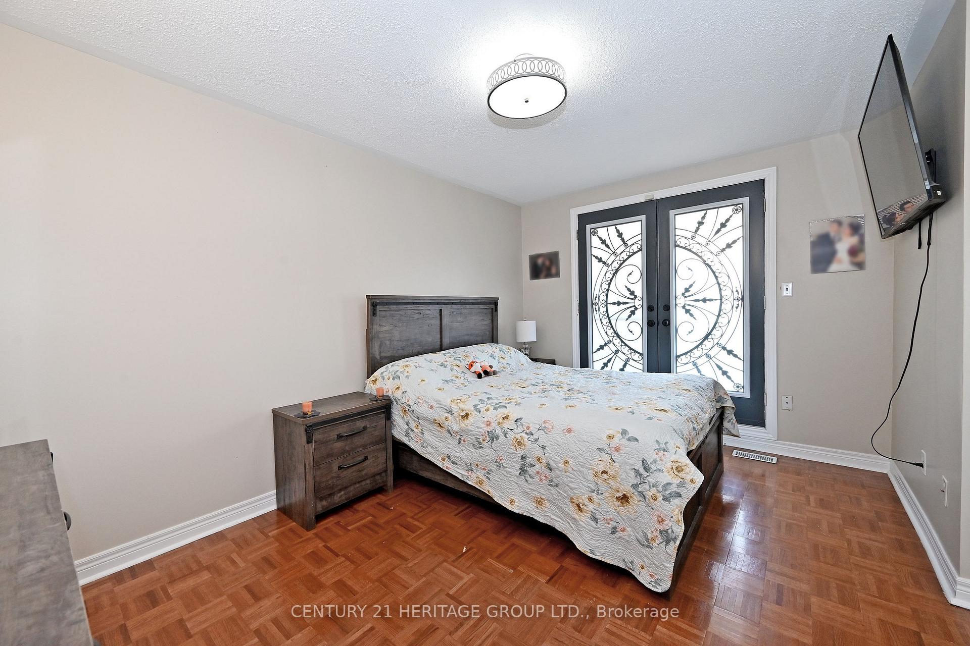 Photo 20 of 44 Equator Crescent, Vaughan, Vellore Village — HOMEH