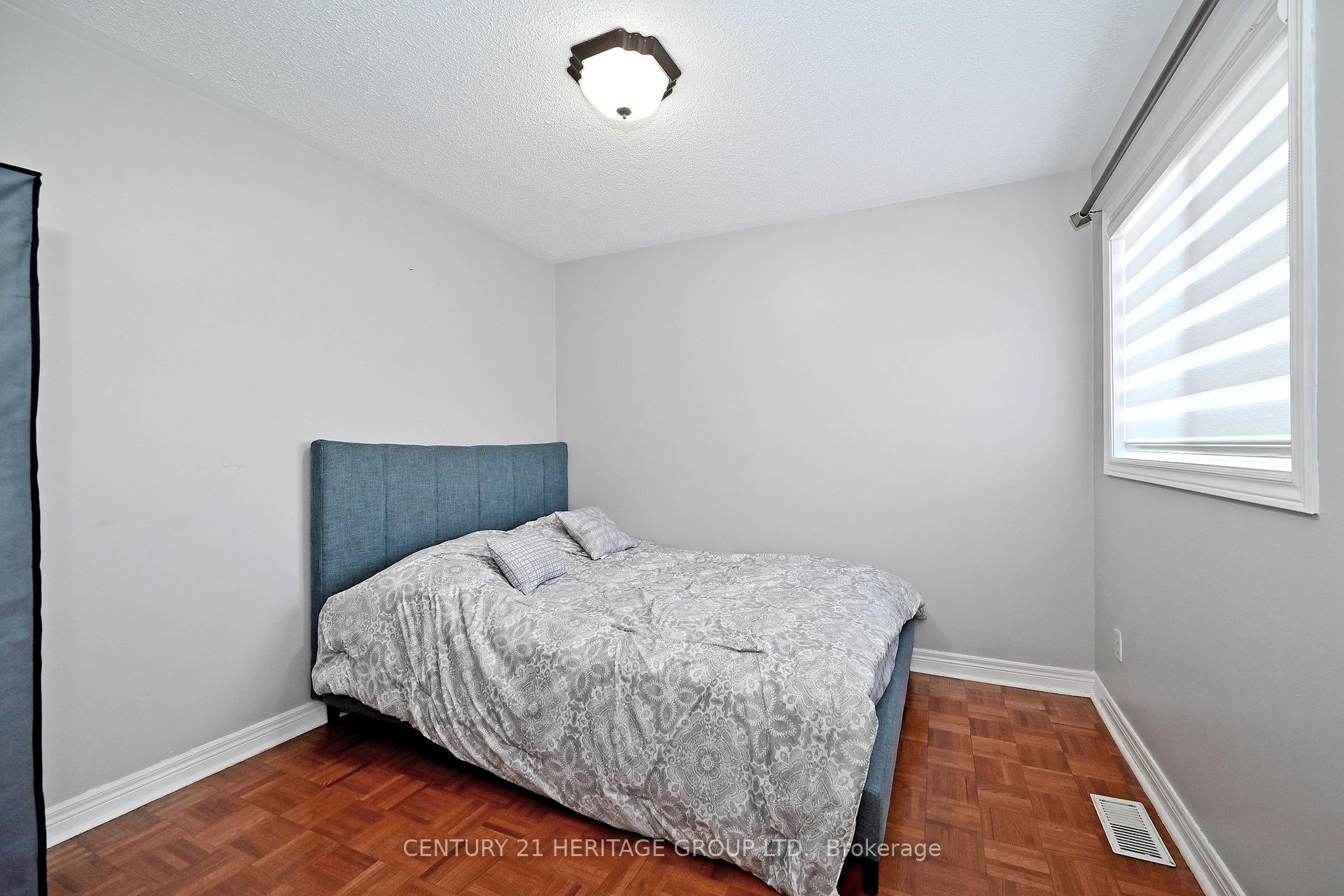 Photo 24 of 44 Equator Crescent, Vaughan, Vellore Village — HOMEH