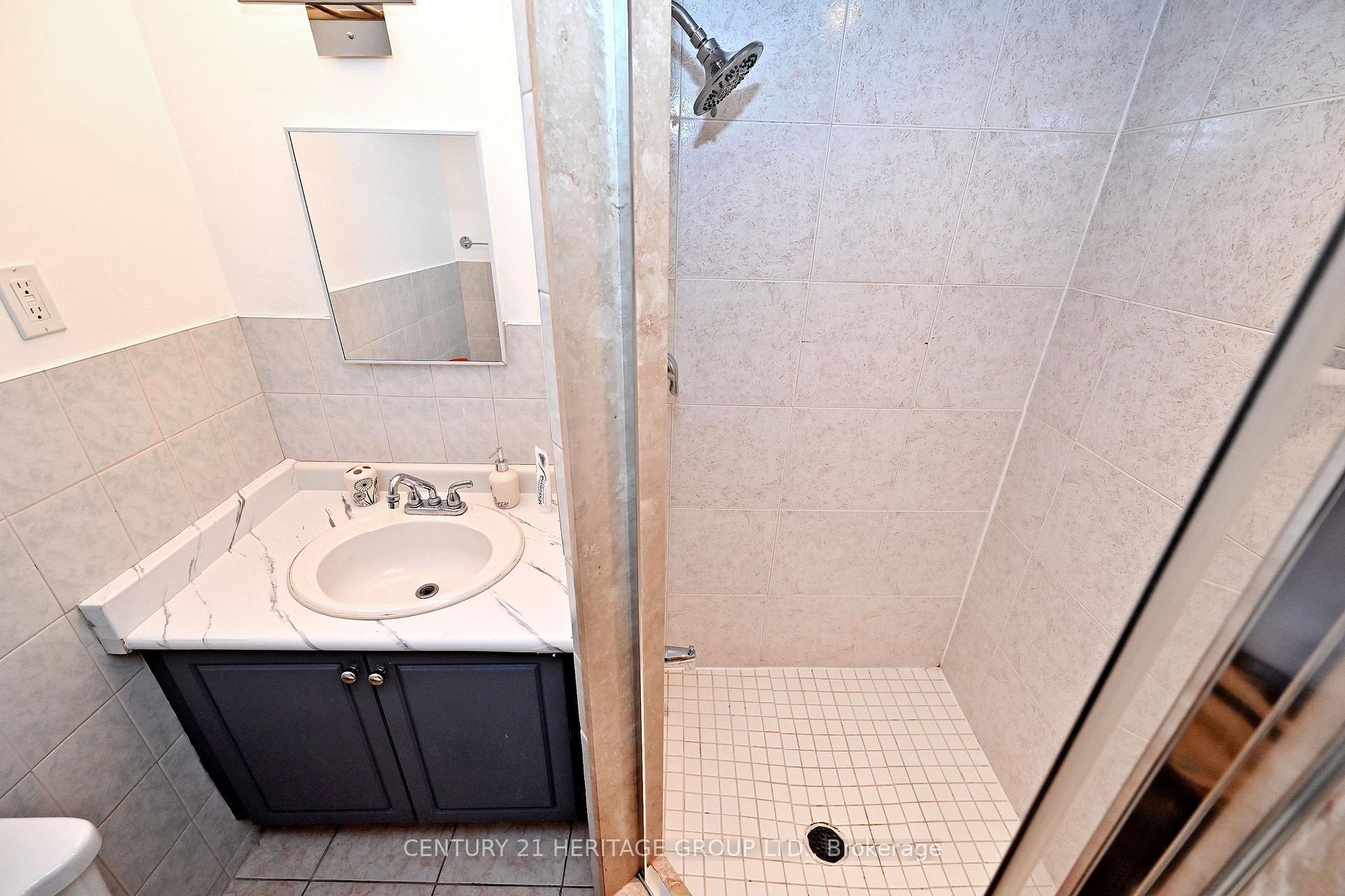 Photo 29 of 44 Equator Crescent, Vaughan, Vellore Village — HOMEH