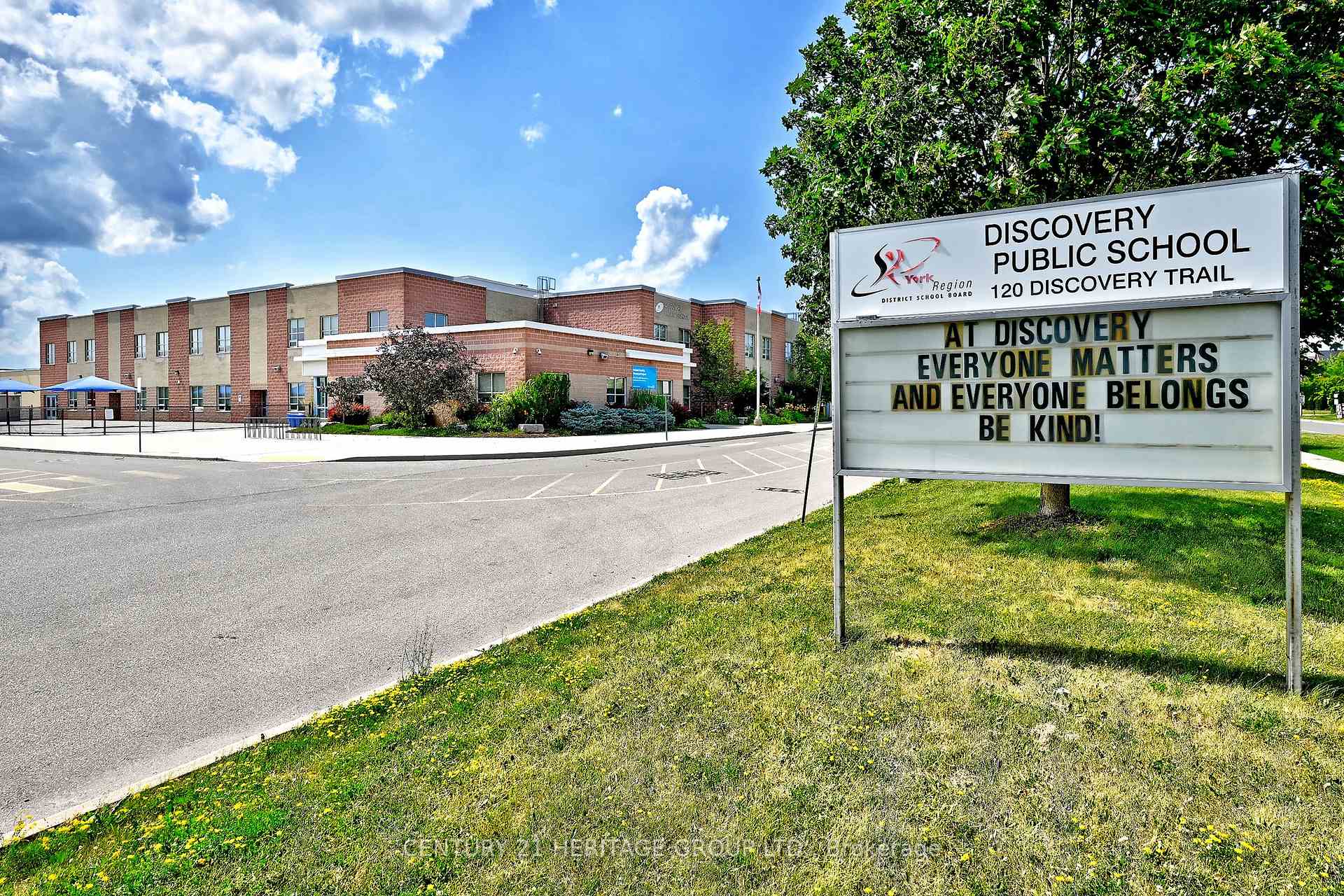 Photo 33 of 44 Equator Crescent, Vaughan, Vellore Village — HOMEH
