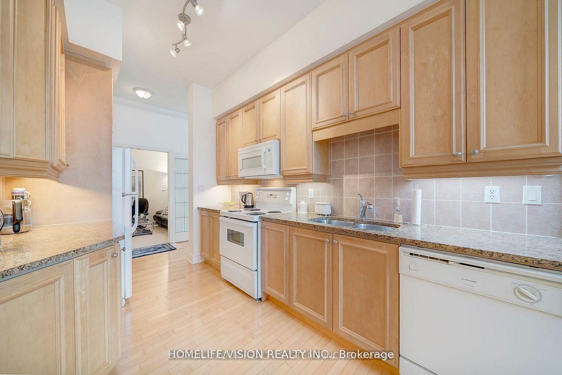 Photo 6 of Unit UPH2, 8 Rean Drive, North York, Bayview Village — HOMEH