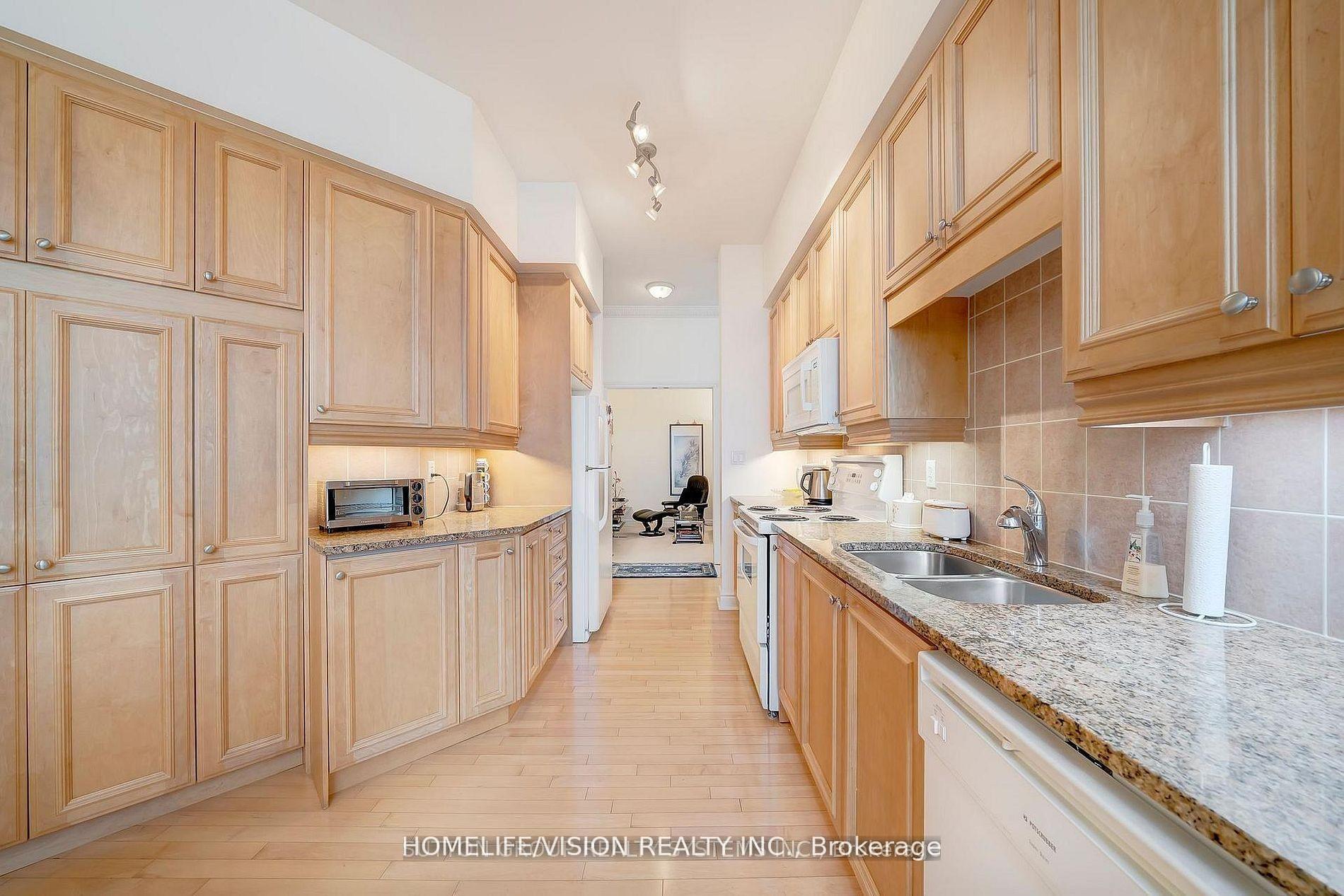 Photo 7 of Unit UPH2, 8 Rean Drive, North York, Bayview Village — HOMEH