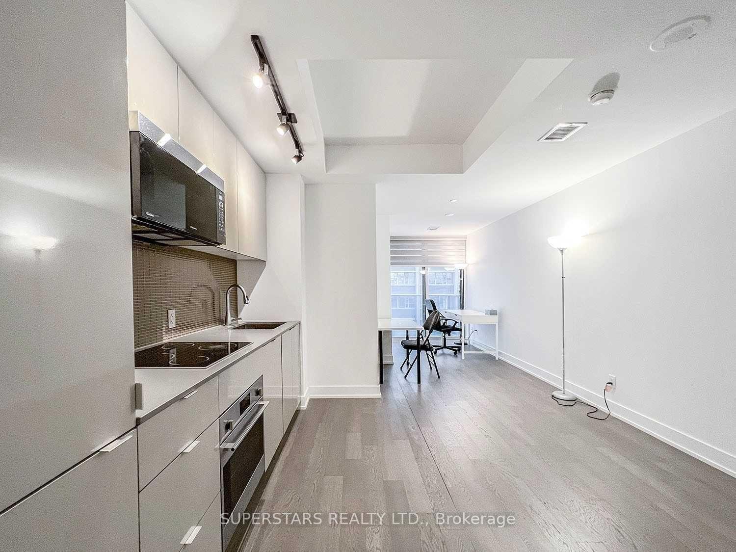 Photo 2 of Unit 911, 7 Grenville Street, Toronto, Bay Street Corridor — HOMEH