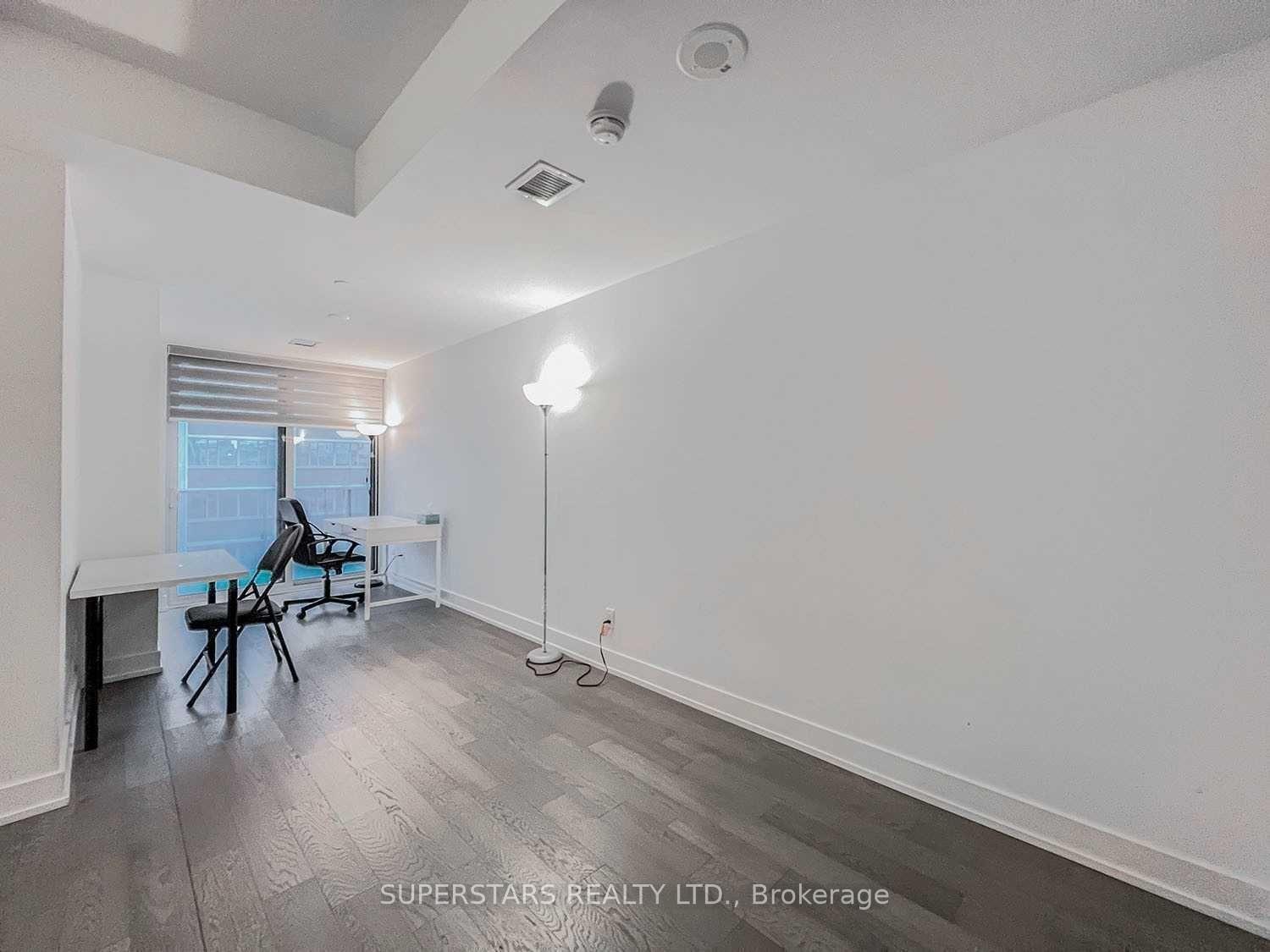 Photo 4 of Unit 911, 7 Grenville Street, Toronto, Bay Street Corridor — HOMEH