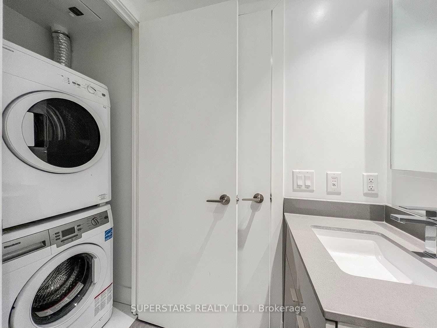 Photo 8 of Unit 911, 7 Grenville Street, Toronto, Bay Street Corridor — HOMEH