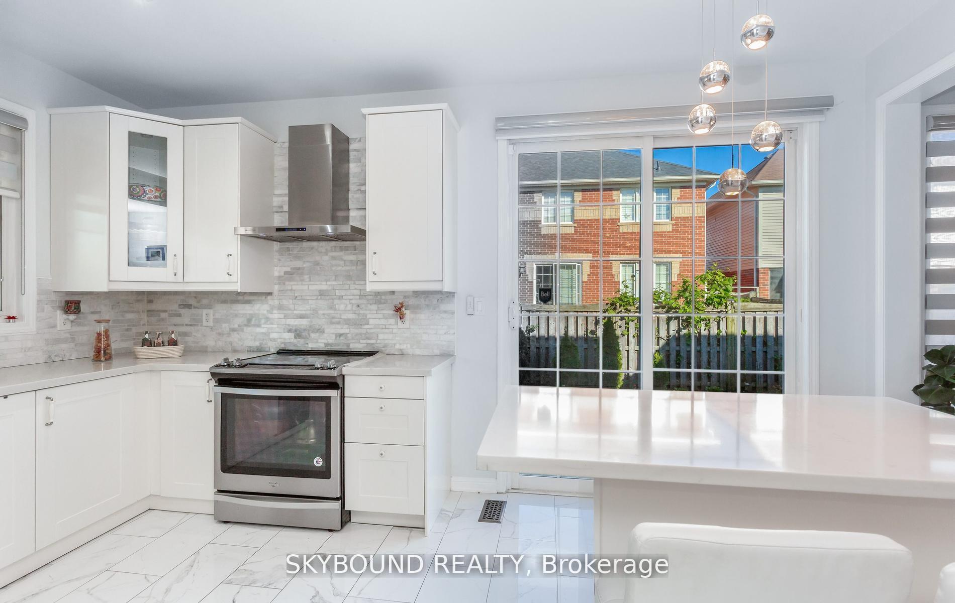 Photo 7 of 308 Mcdougall Cross, Milton, Harrison — HOMEH