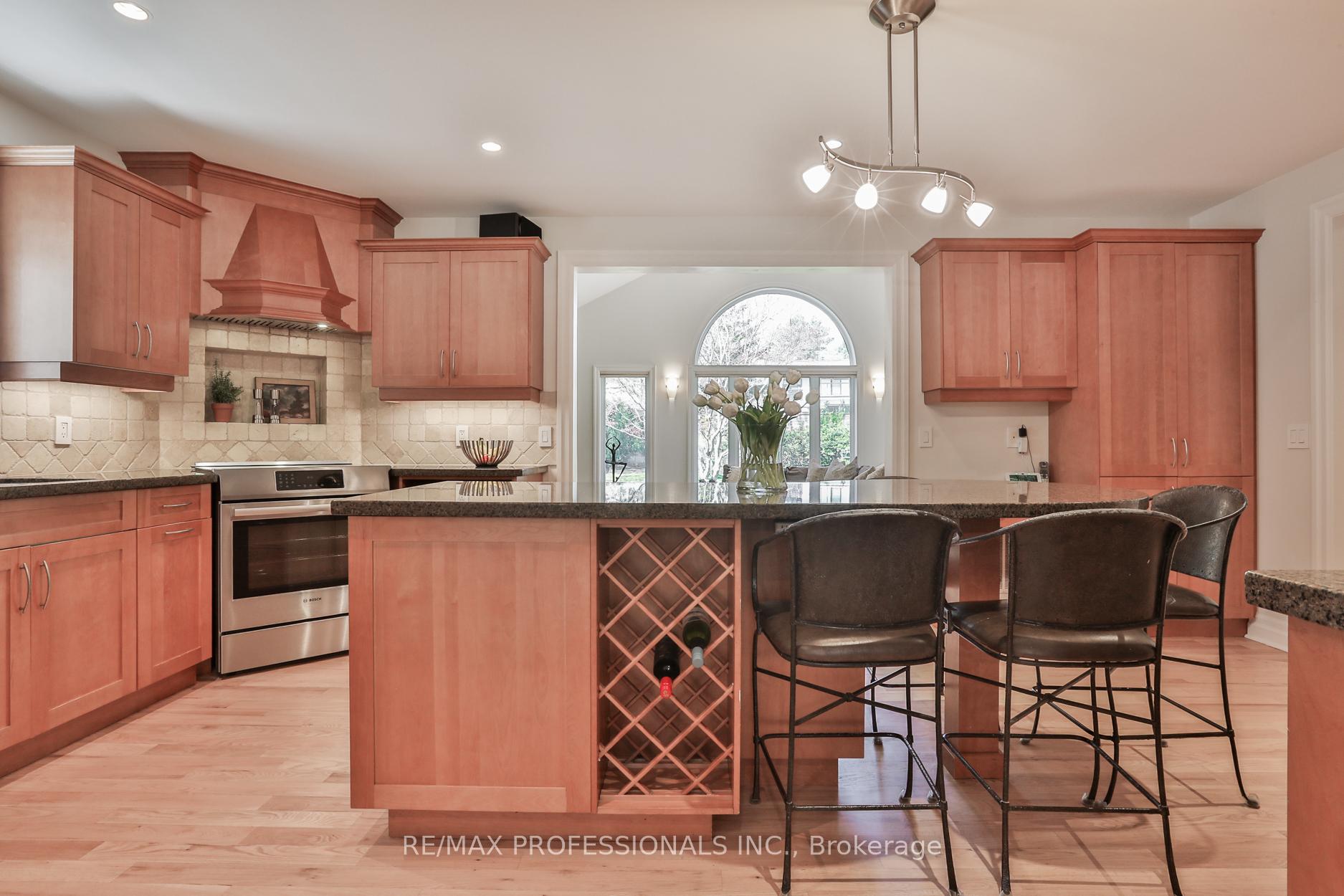 Photo 11 of 11 Cranleigh Court, Etobicoke, Edenbridge-Humber Valley — HOMEH