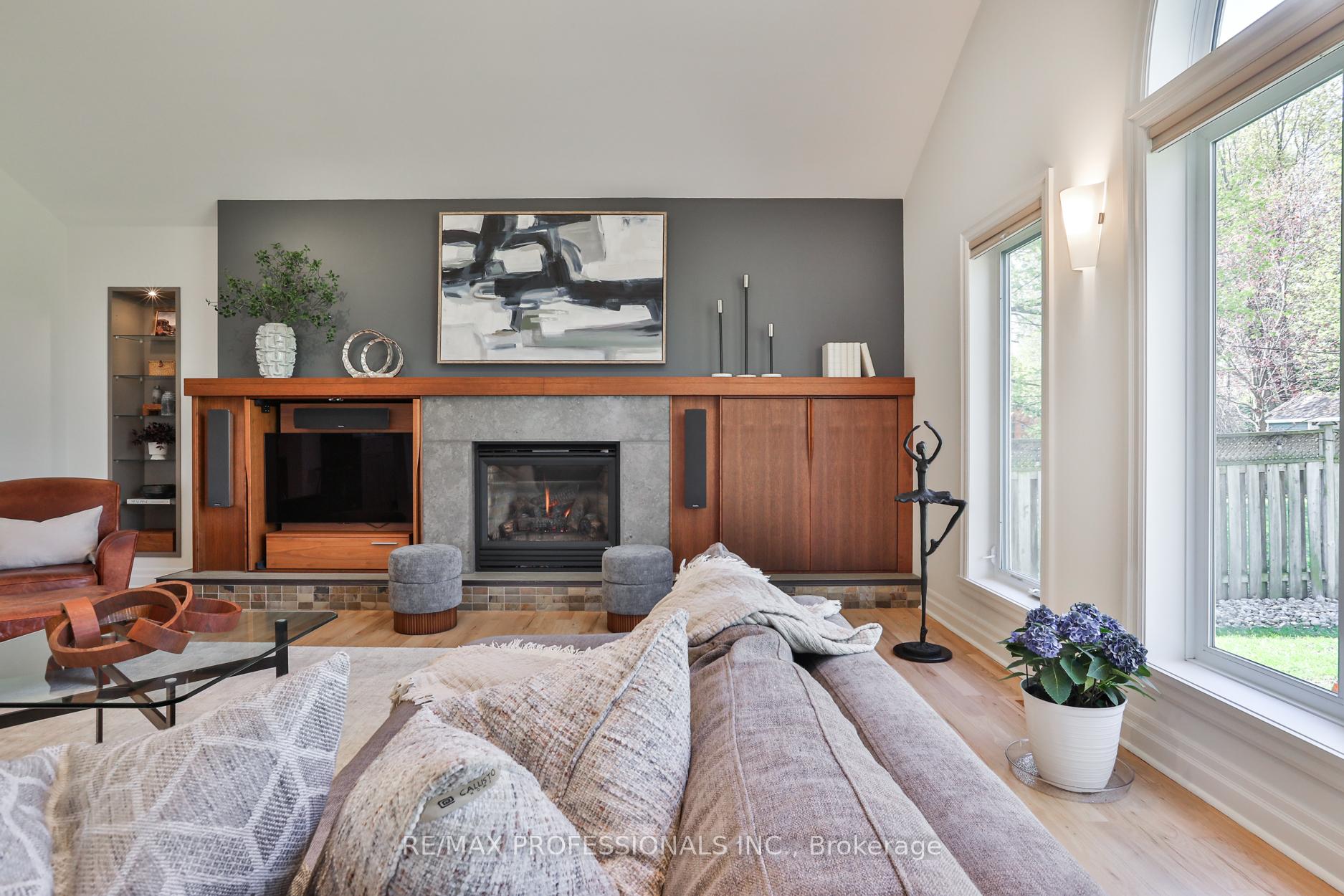 Photo 17 of 11 Cranleigh Court, Etobicoke, Edenbridge-Humber Valley — HOMEH