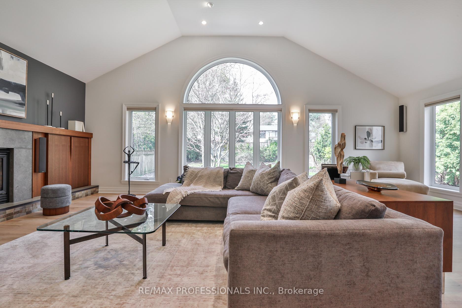 Photo 20 of 11 Cranleigh Court, Etobicoke, Edenbridge-Humber Valley — HOMEH