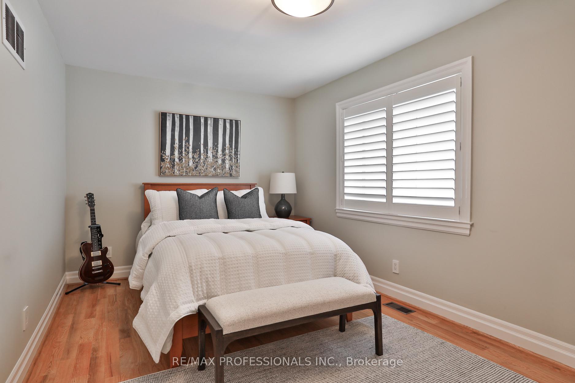 Photo 24 of 11 Cranleigh Court, Etobicoke, Edenbridge-Humber Valley — HOMEH