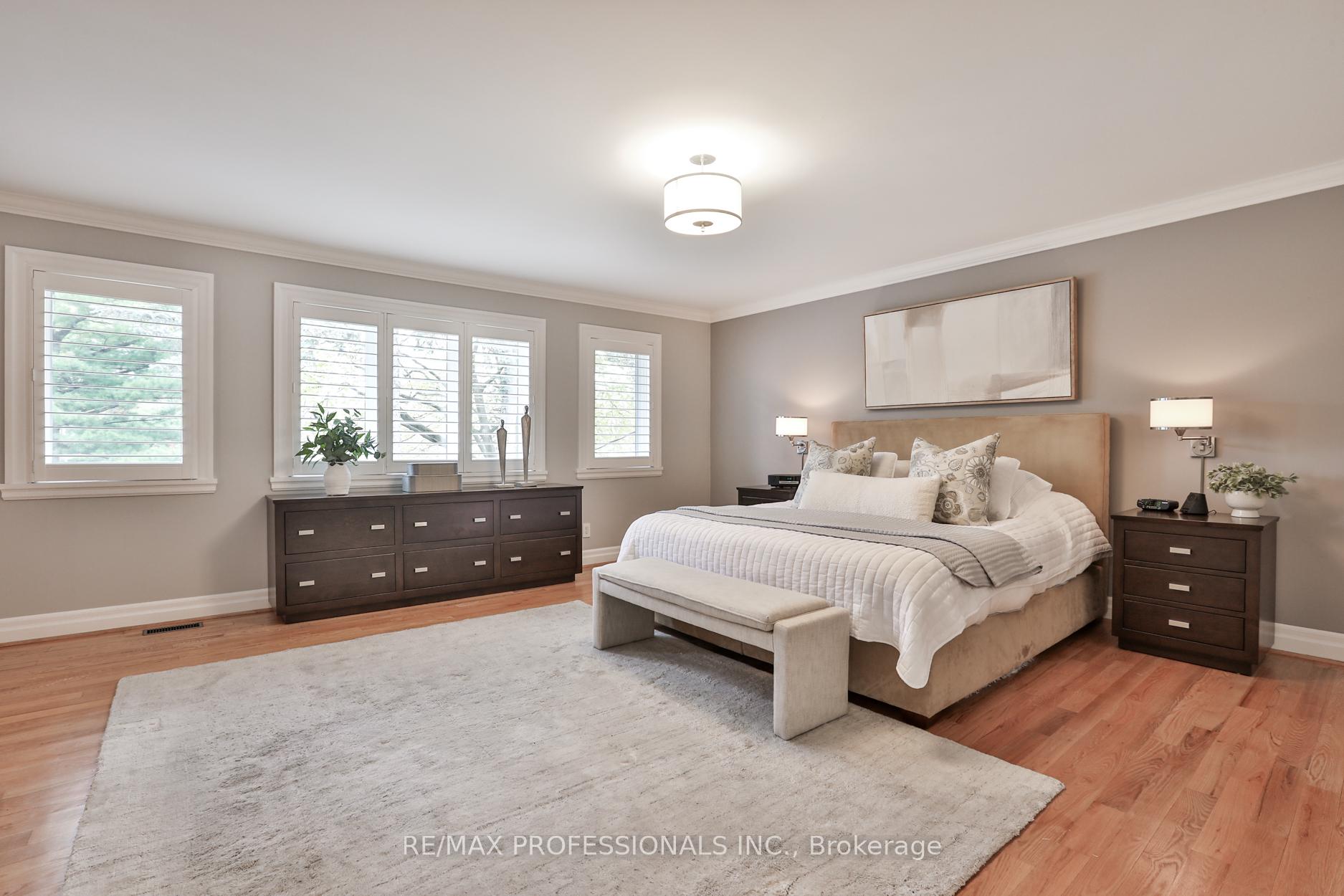 Photo 32 of 11 Cranleigh Court, Etobicoke, Edenbridge-Humber Valley — HOMEH