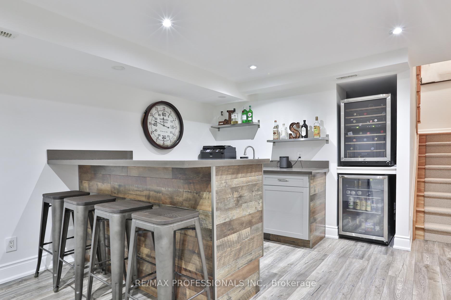Photo 40 of 11 Cranleigh Court, Etobicoke, Edenbridge-Humber Valley — HOMEH