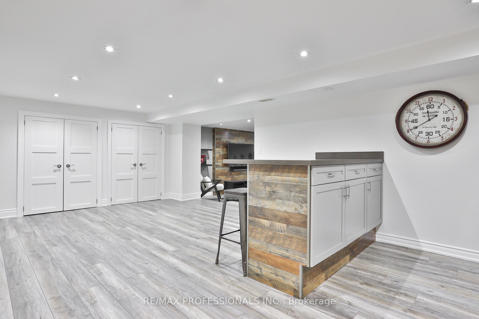 Photo 41 of 11 Cranleigh Court, Etobicoke, Edenbridge-Humber Valley — HOMEH