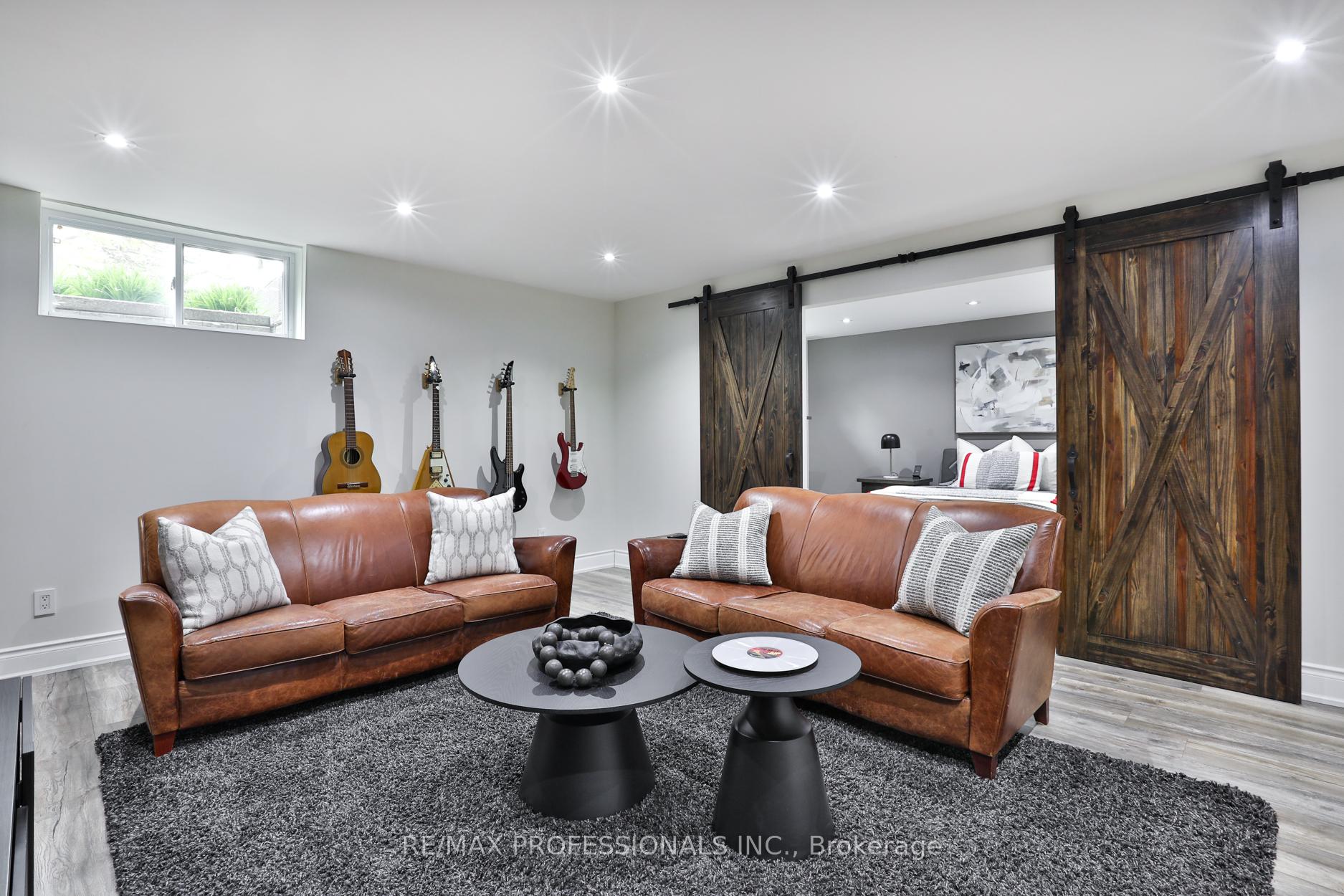 Photo 43 of 11 Cranleigh Court, Etobicoke, Edenbridge-Humber Valley — HOMEH