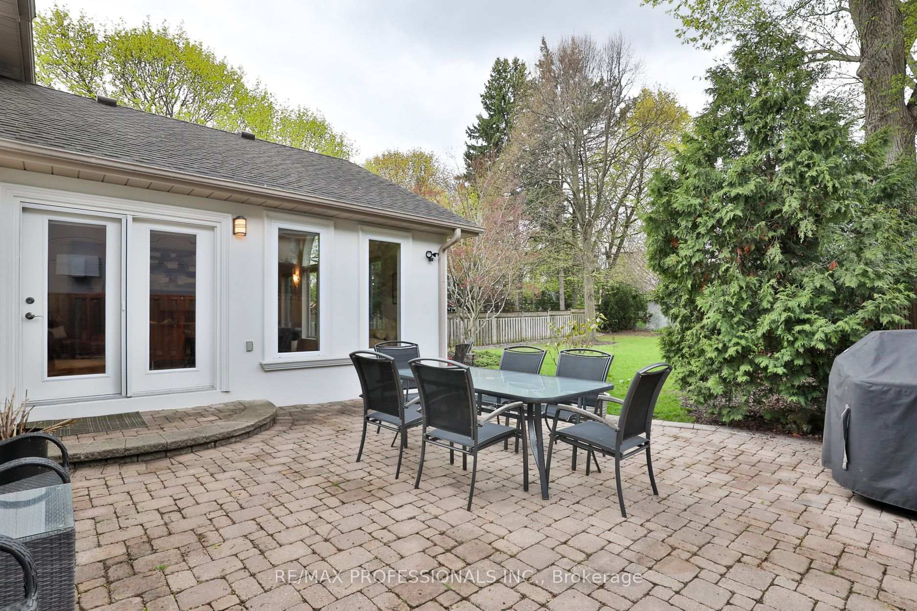 Photo 48 of 11 Cranleigh Court, Etobicoke, Edenbridge-Humber Valley — HOMEH