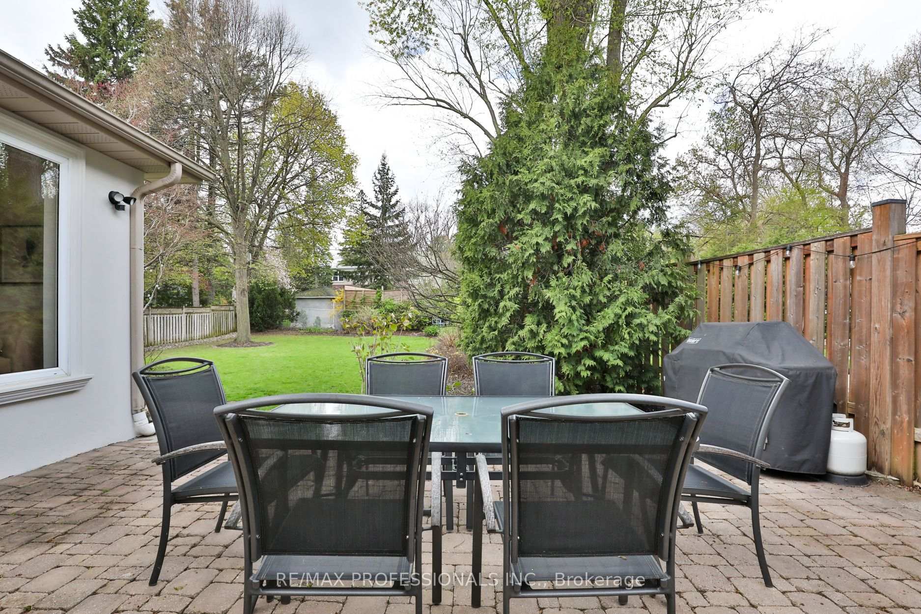 Photo 49 of 11 Cranleigh Court, Etobicoke, Edenbridge-Humber Valley — HOMEH